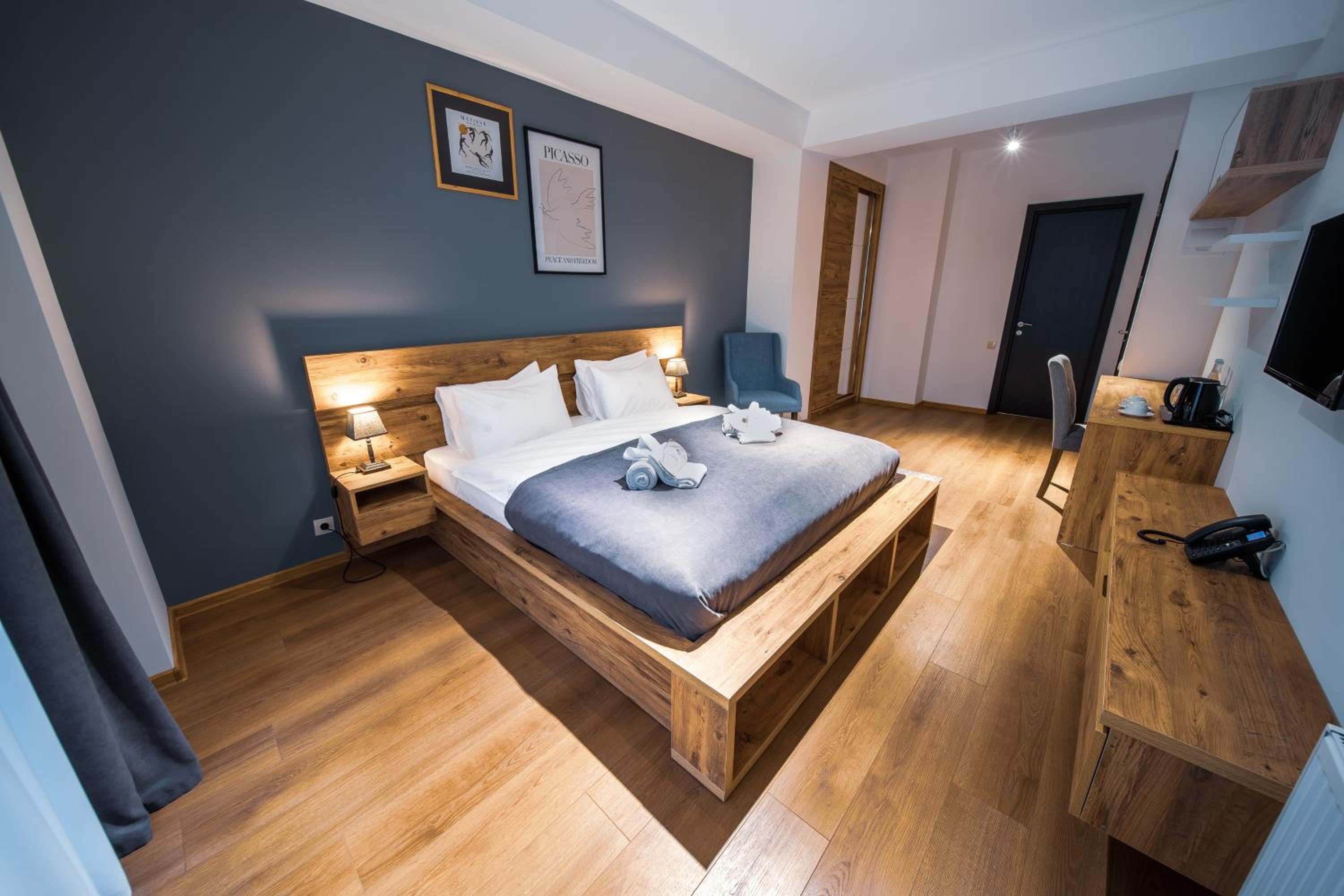 Budget Double Room - Photo 1