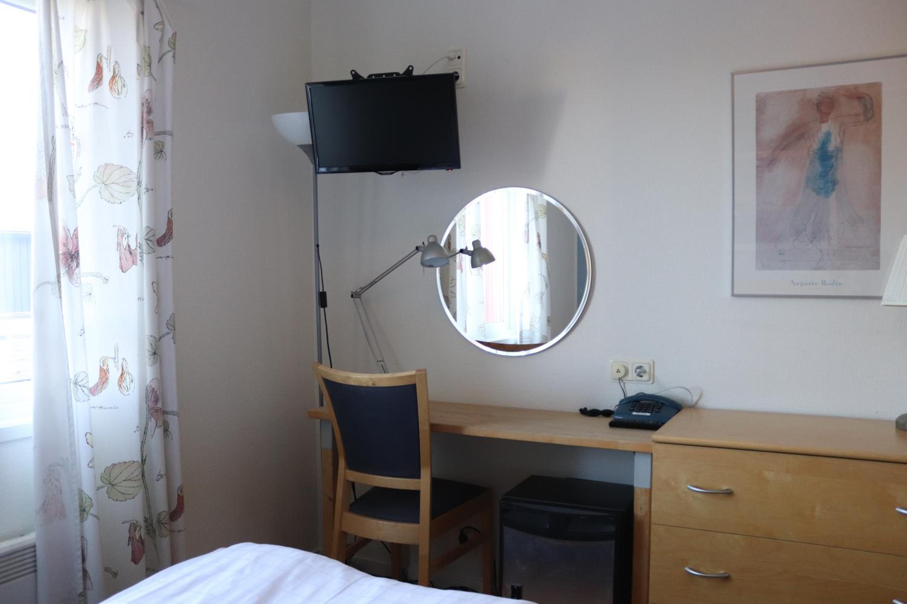 Standard Double Room - Photo 2
