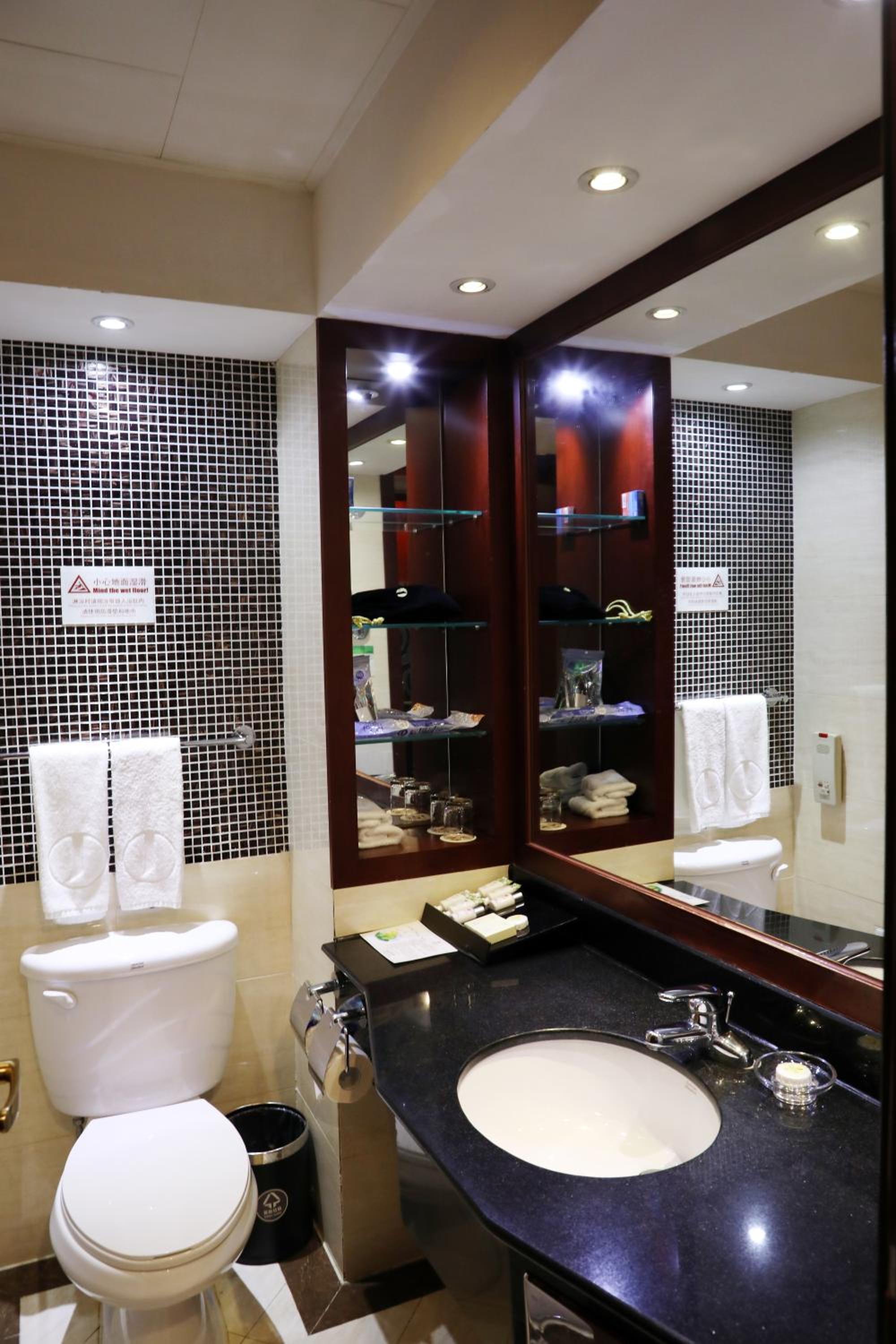 Executive King Size Bed Room