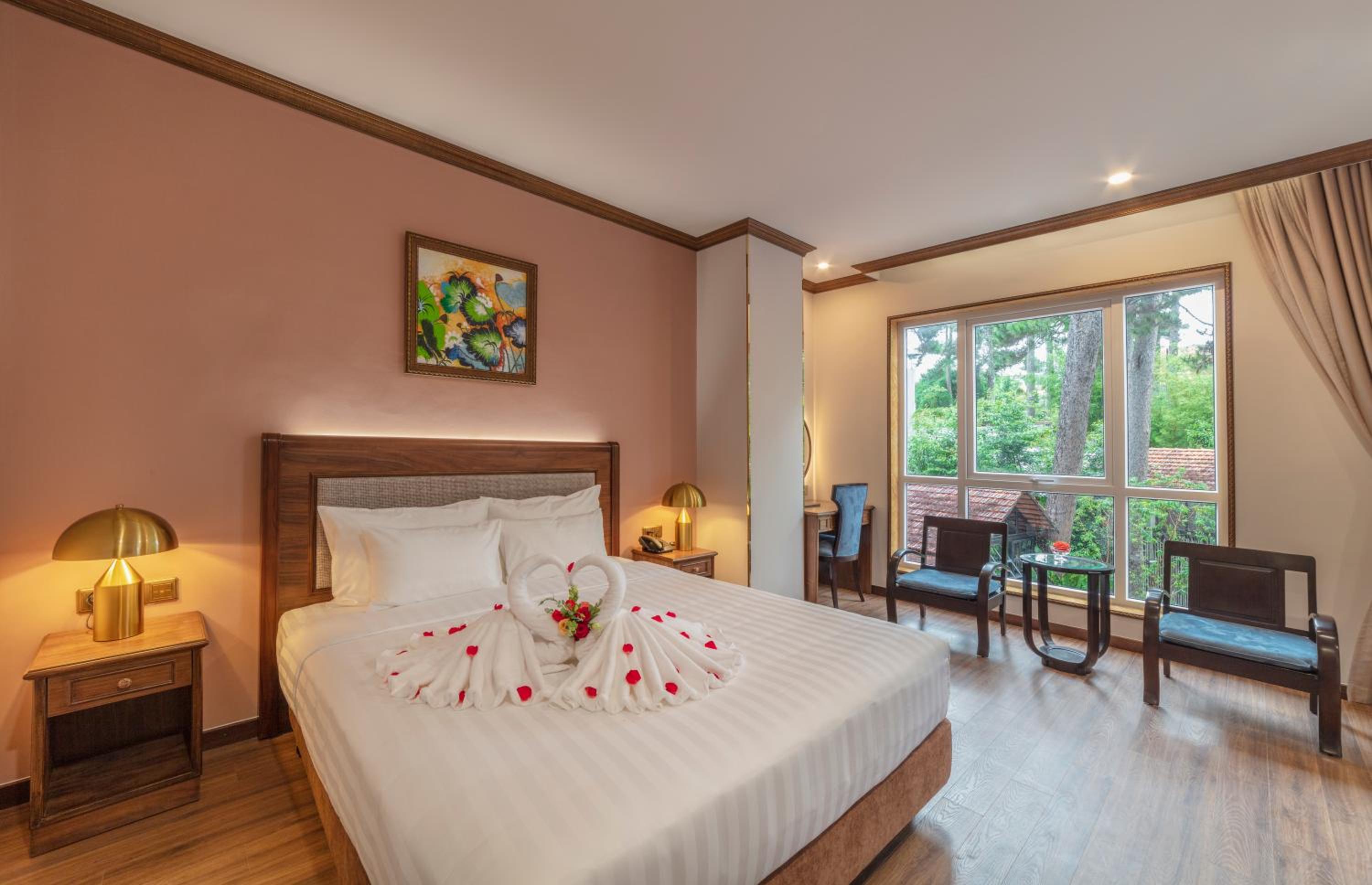 Deluxe Double Room - Photo 13