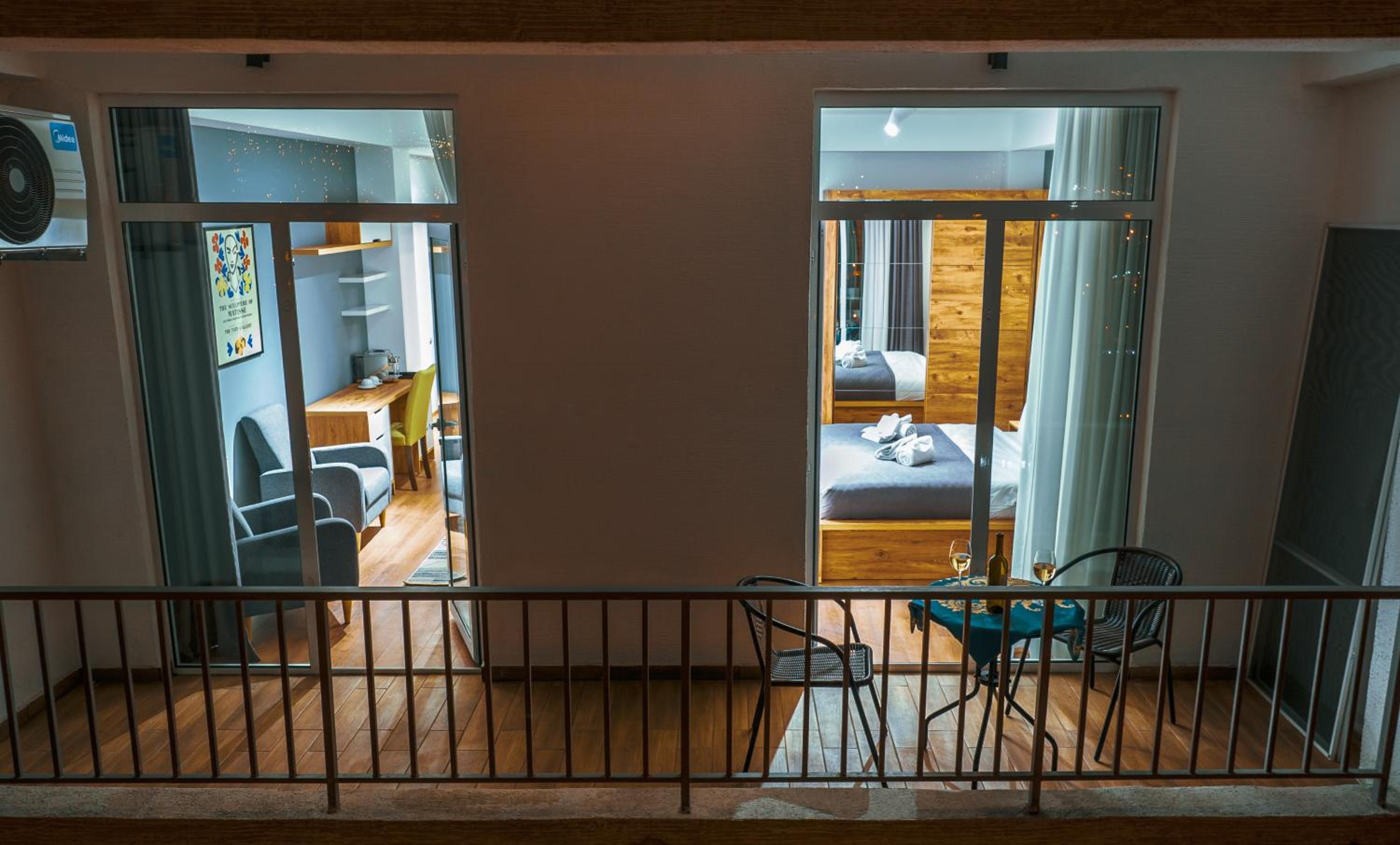Superior Suite - Photo 8