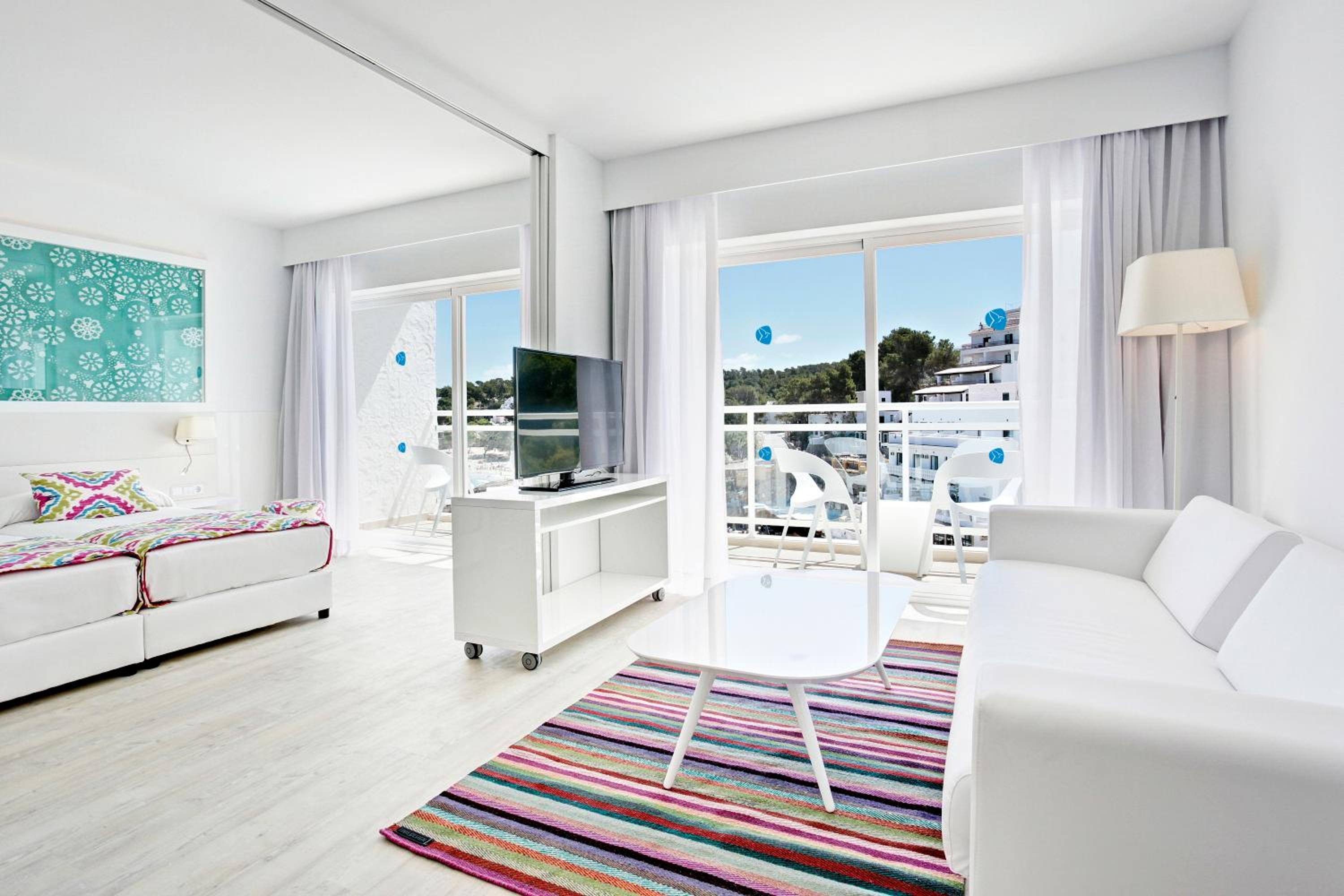 Premium Junior Suite photo 2