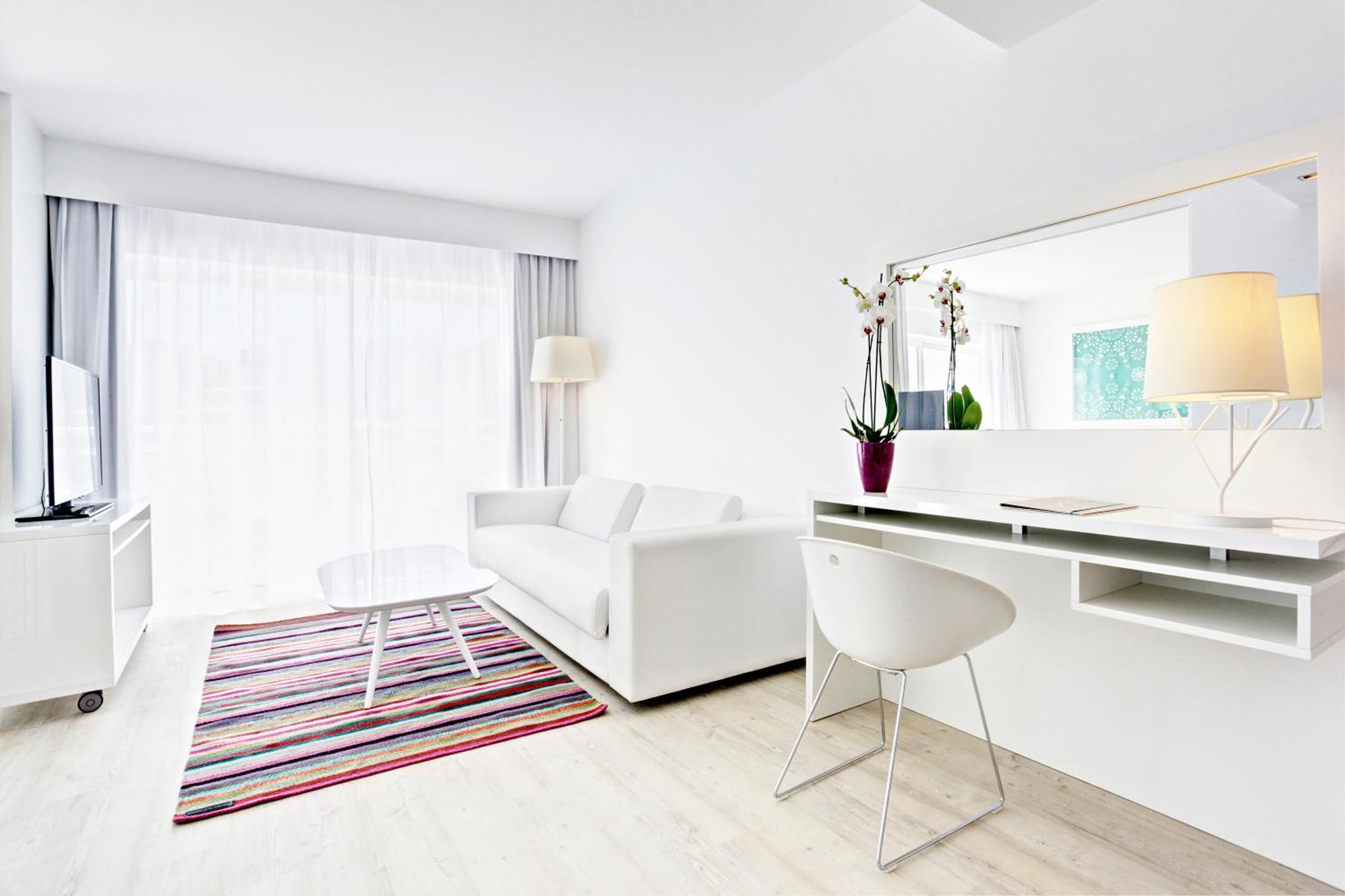 Premium Junior Suite photo 3