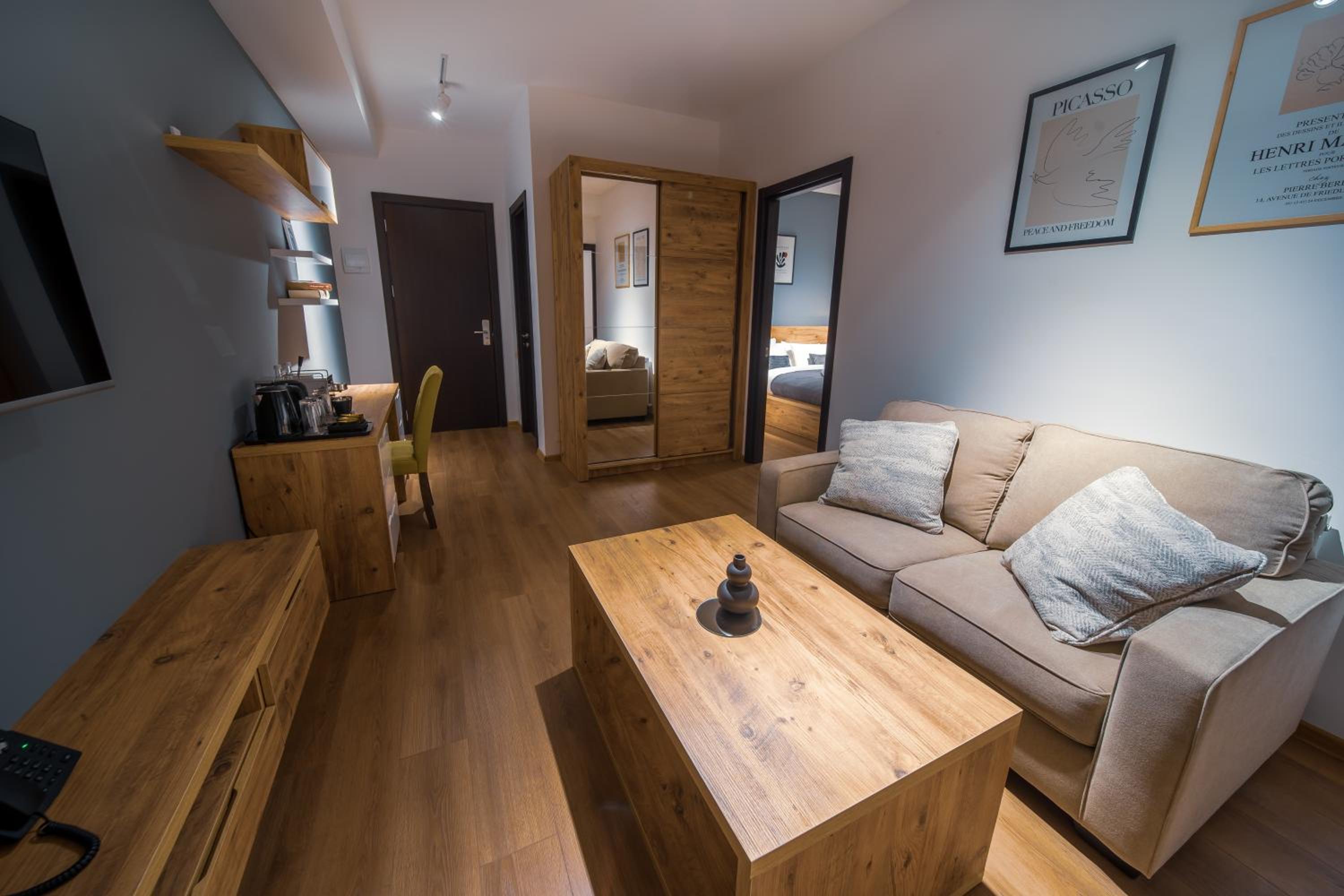 Two-Bedroom Suite - Photo 5