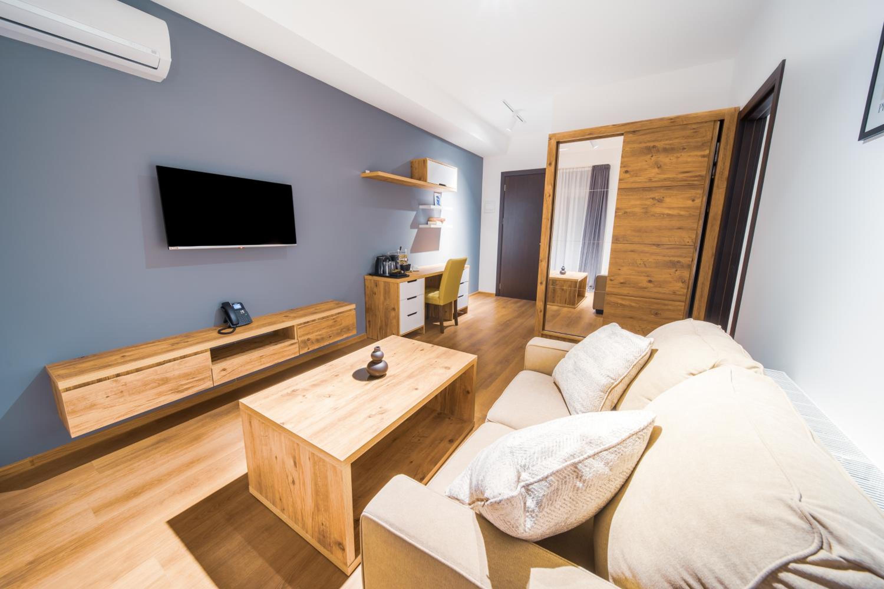 Two-Bedroom Suite - Photo 6