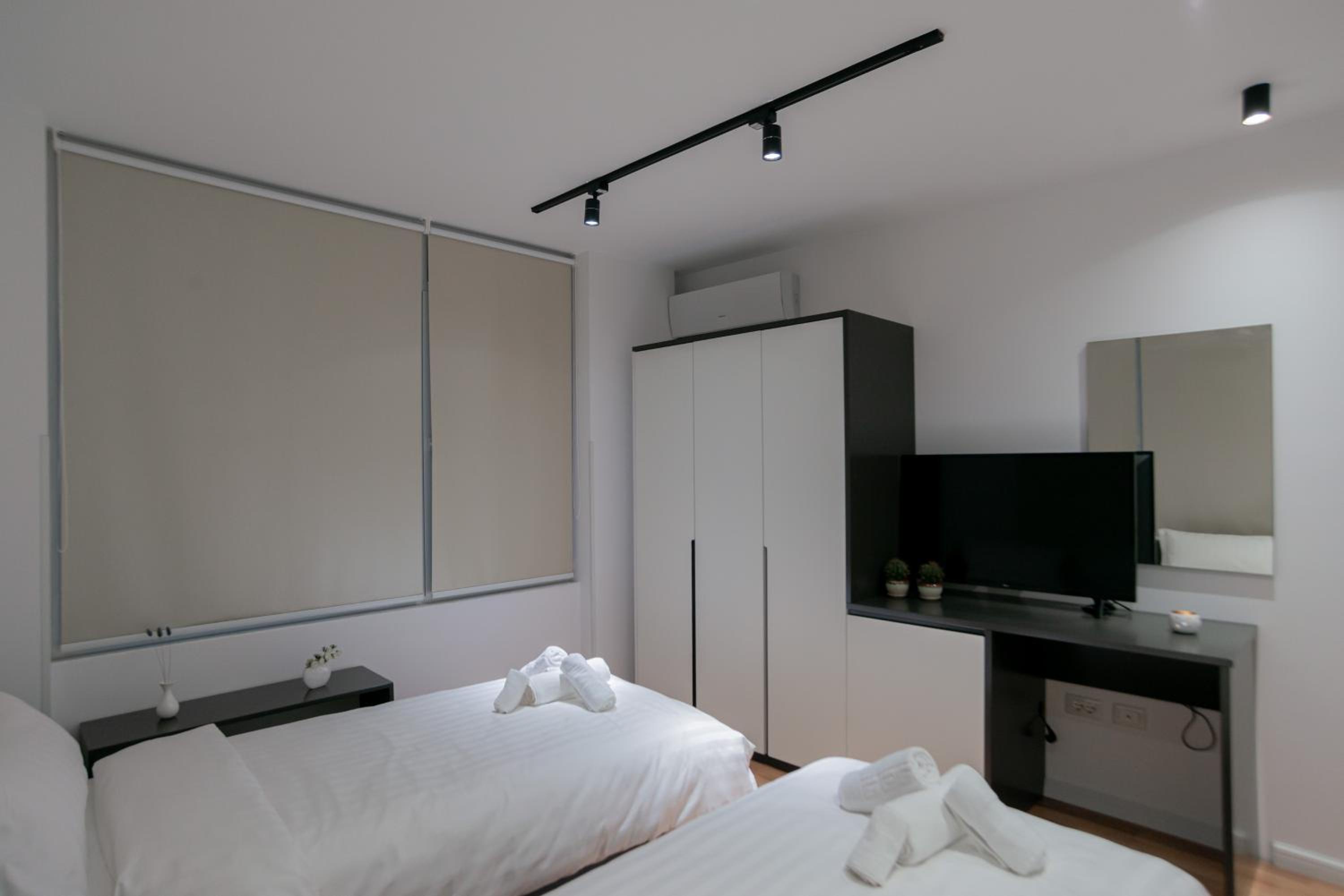 One-Bedroom Apartment photo 2