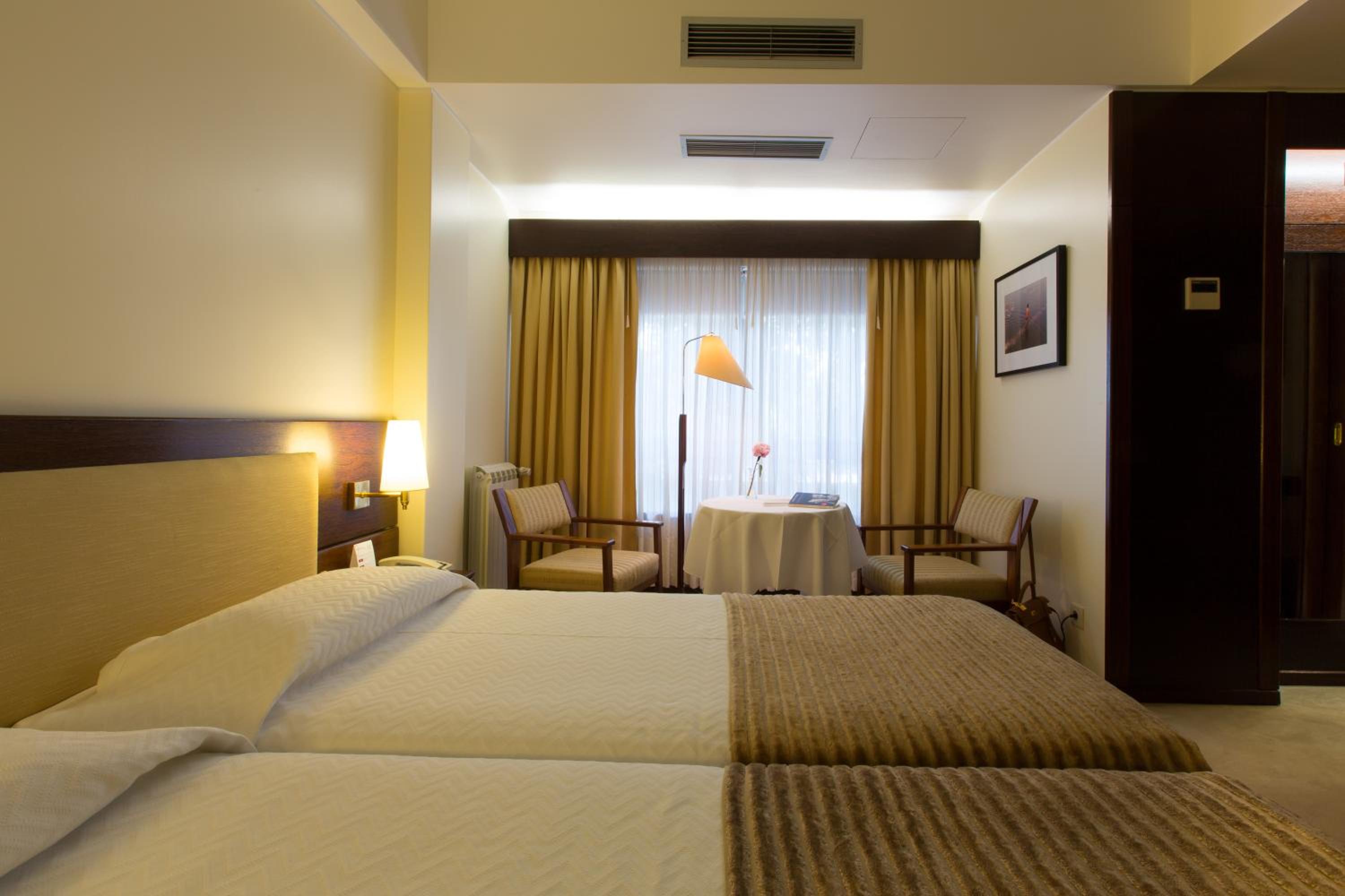 Double or Twin Room - Photo 6