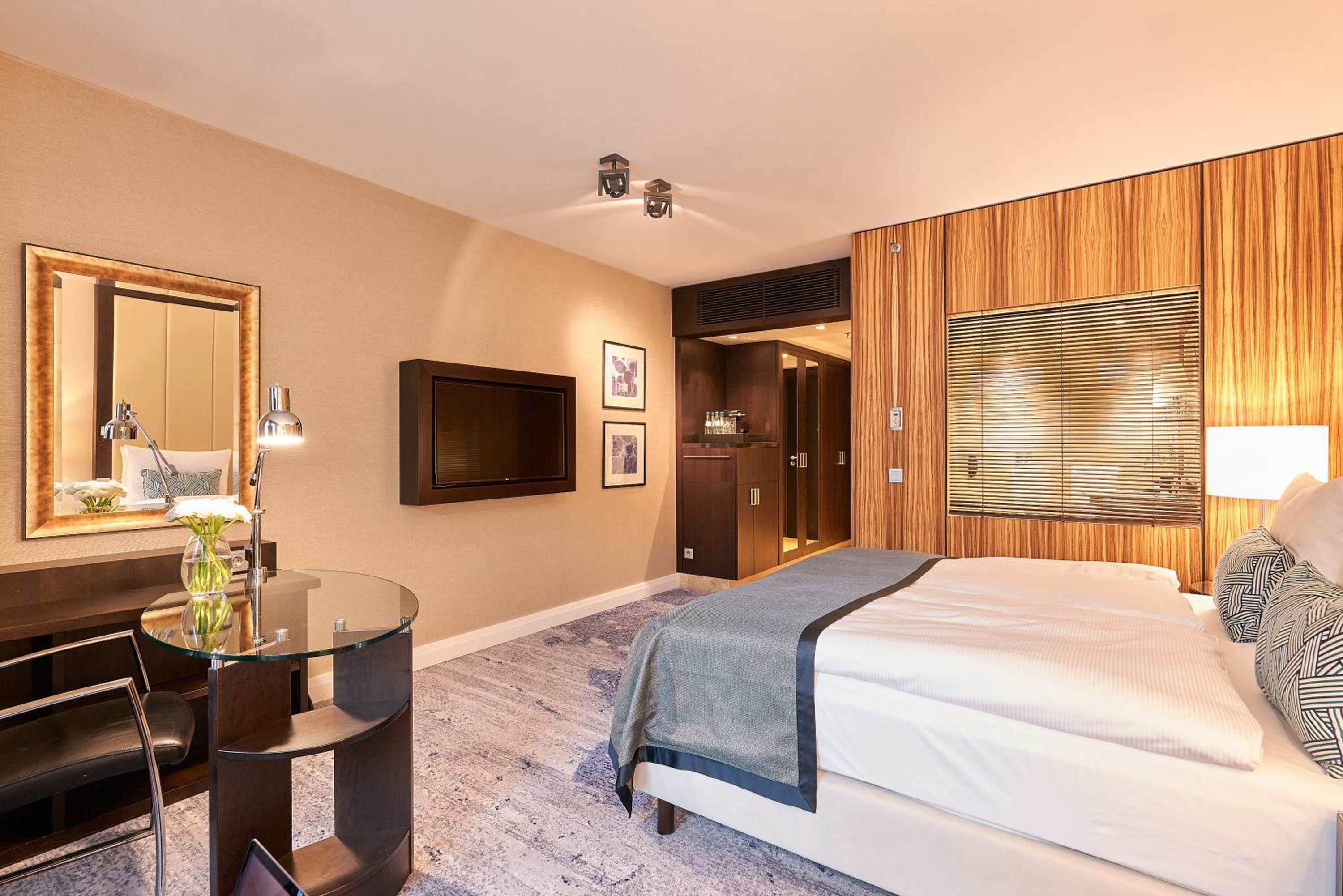 Standard King Room - Photo 1