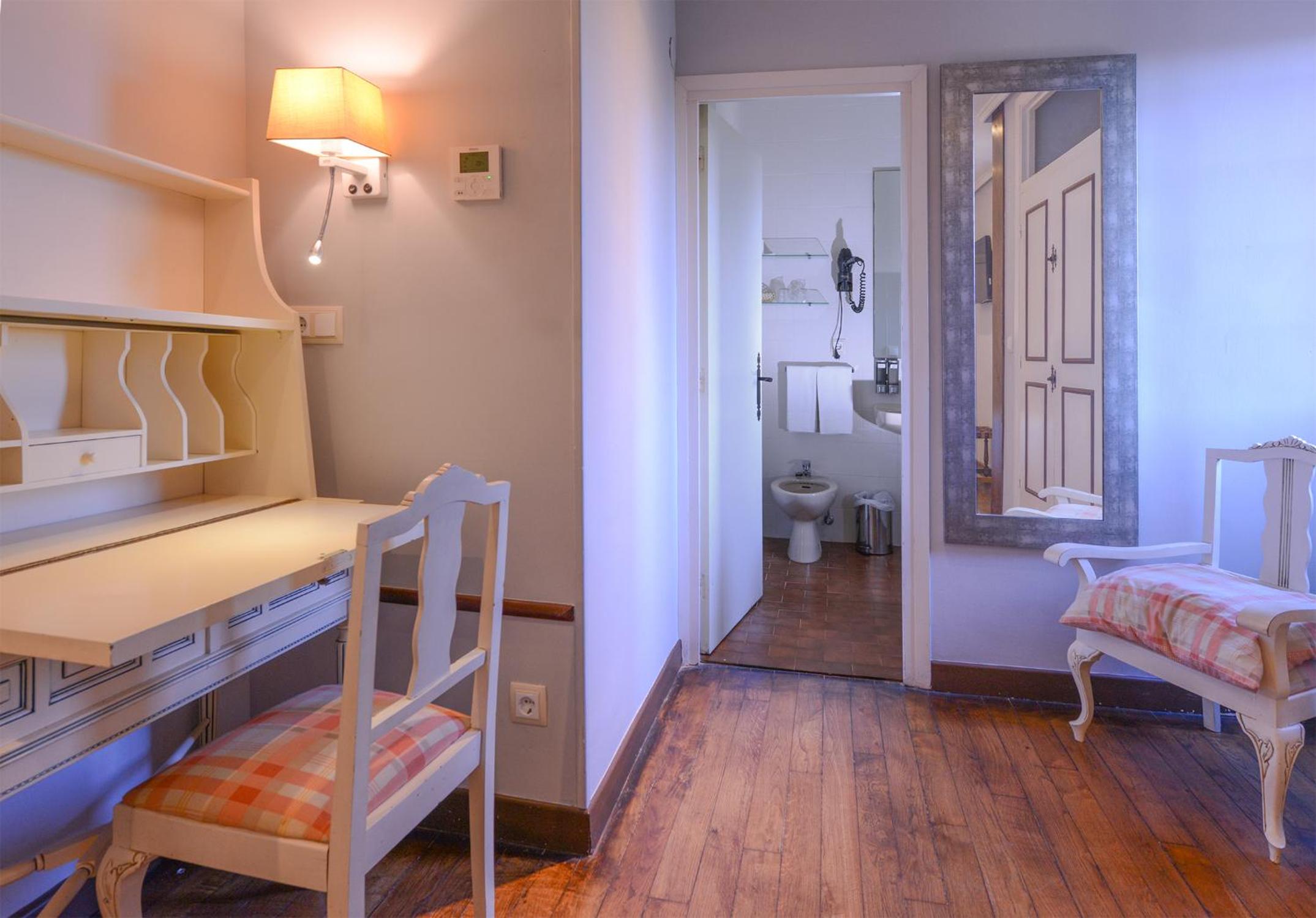 Double Room - Photo 3