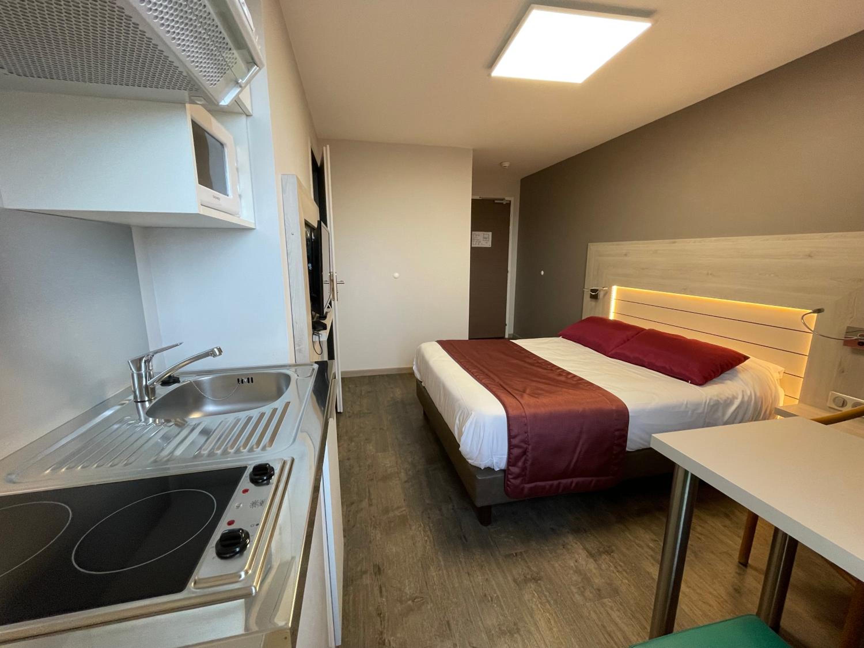 Studio (2 Adults)