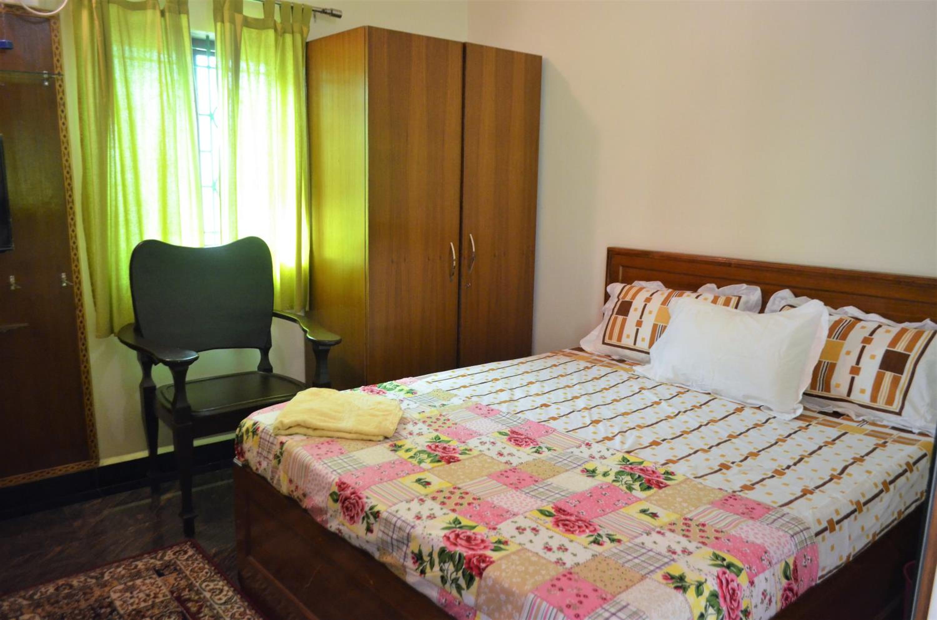Deluxe Double Room (2 Adults + 1 Child) - Photo 7