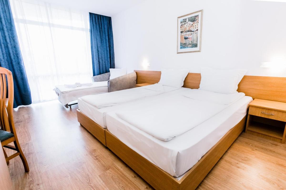 Standard Double or Twin Room photo 1