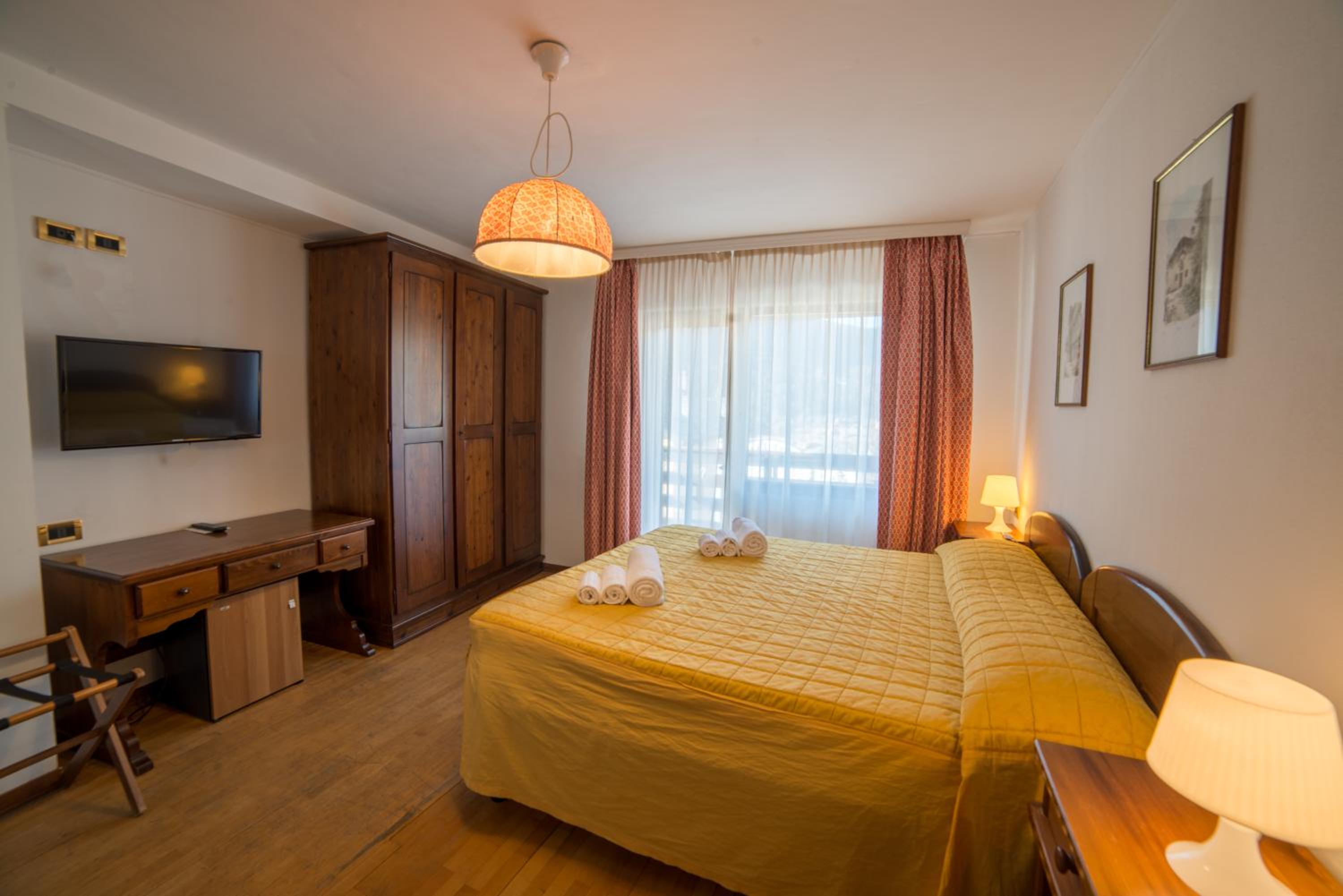 Double or Twin Room - Photo 8