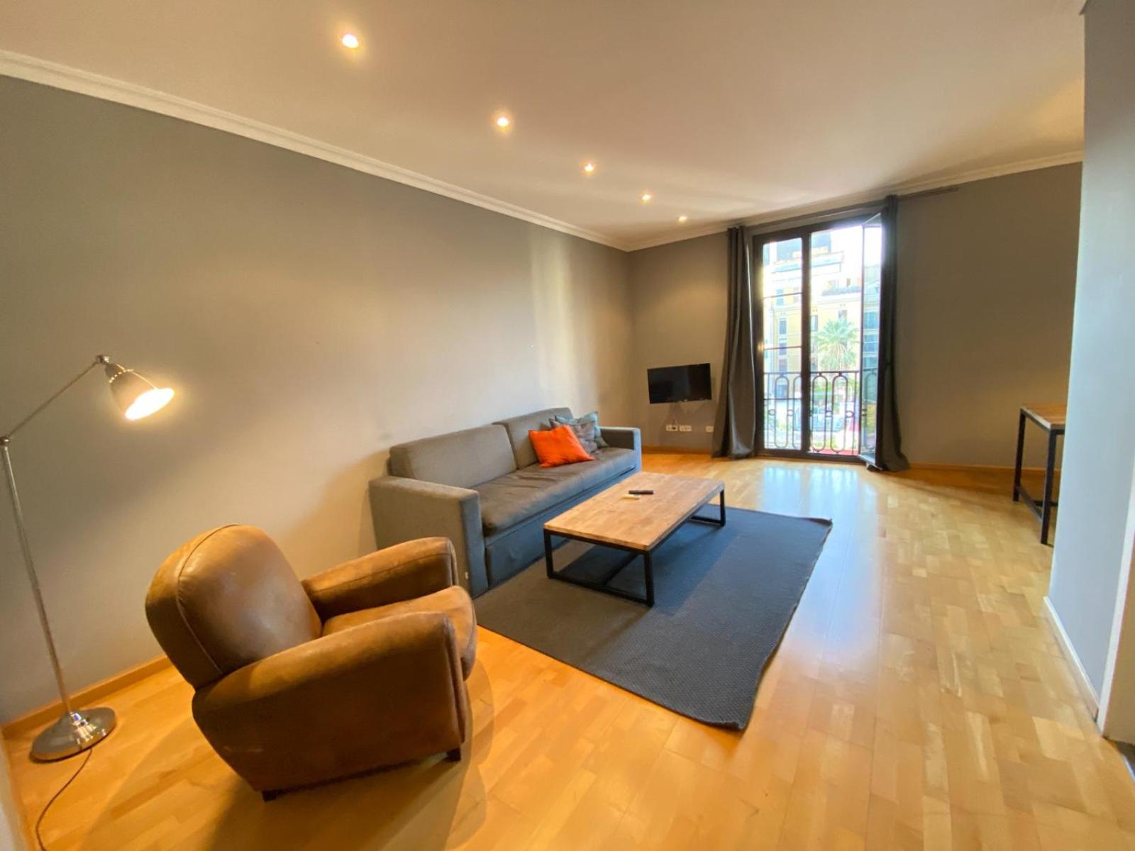 One-Bedroom Apartment photo 3