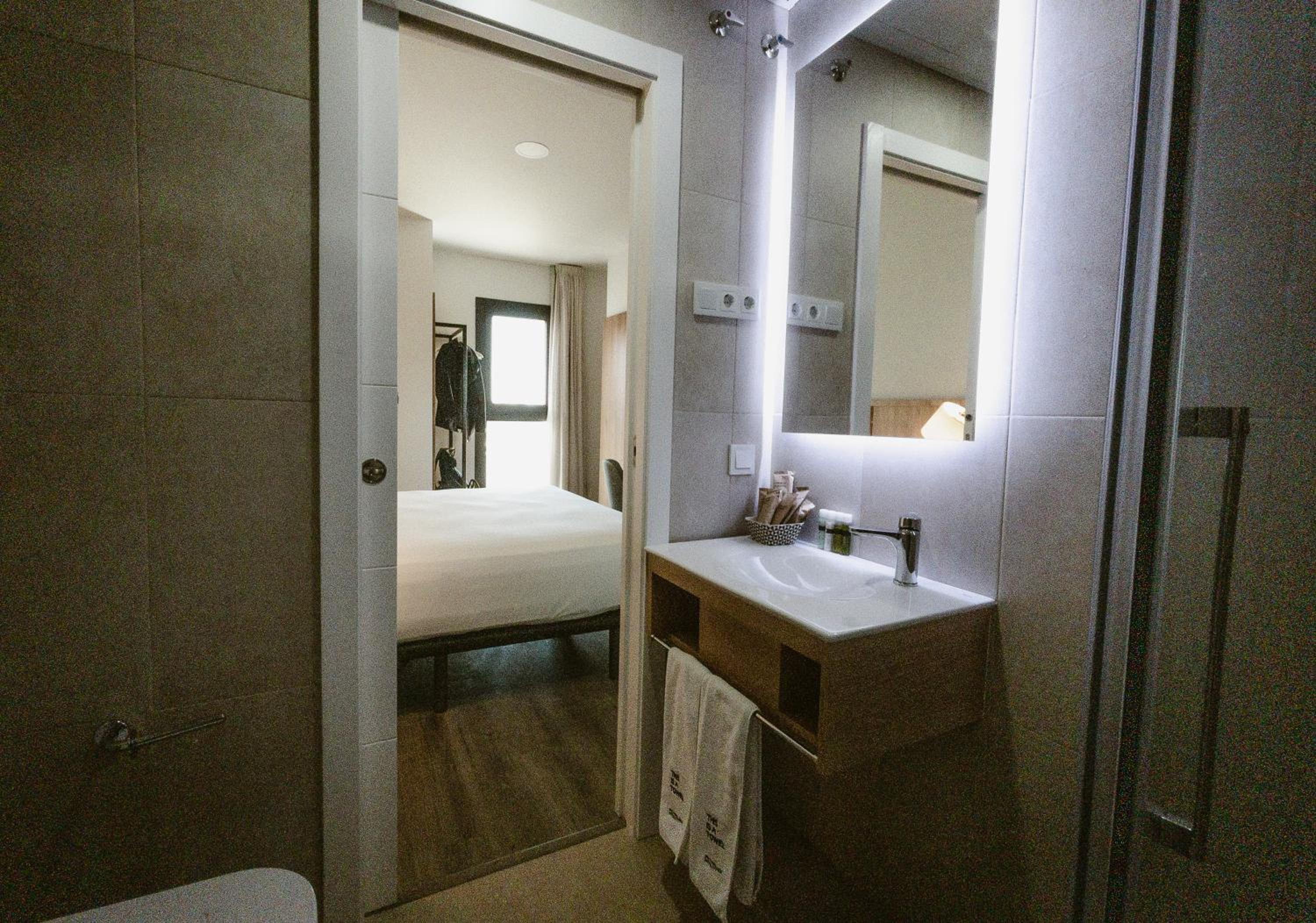 Double Room - Photo 6