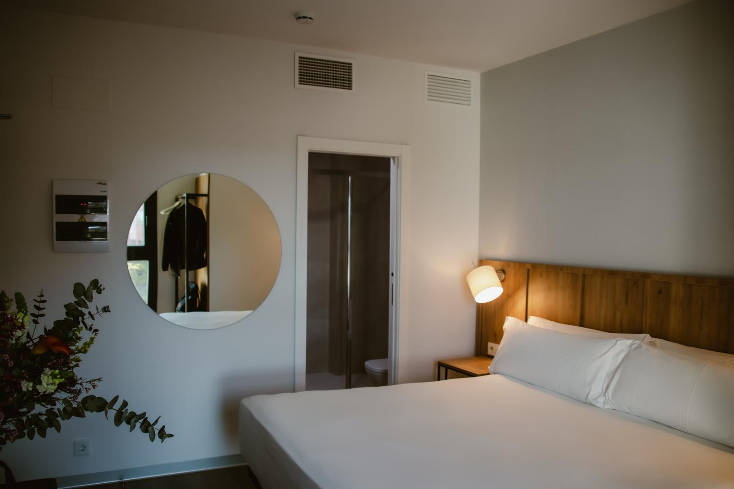Double Room - Photo 8