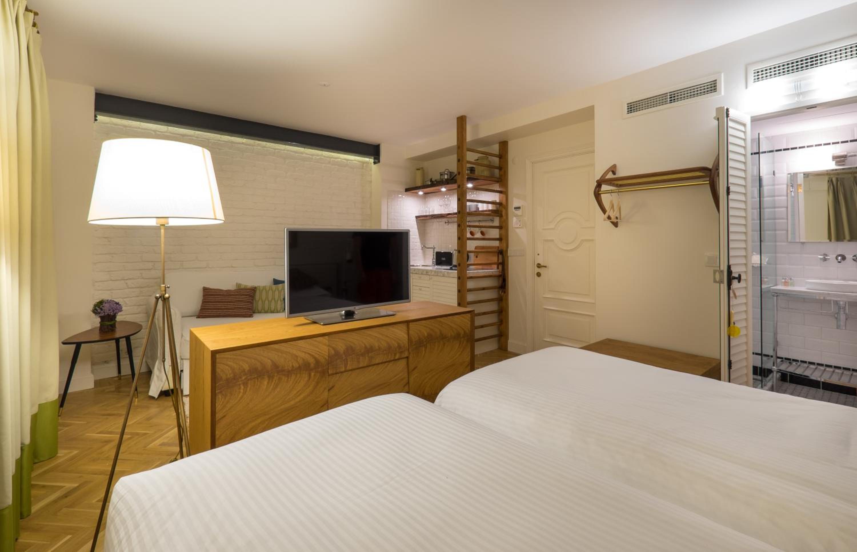 Deluxe Double or Twin Room photo 3