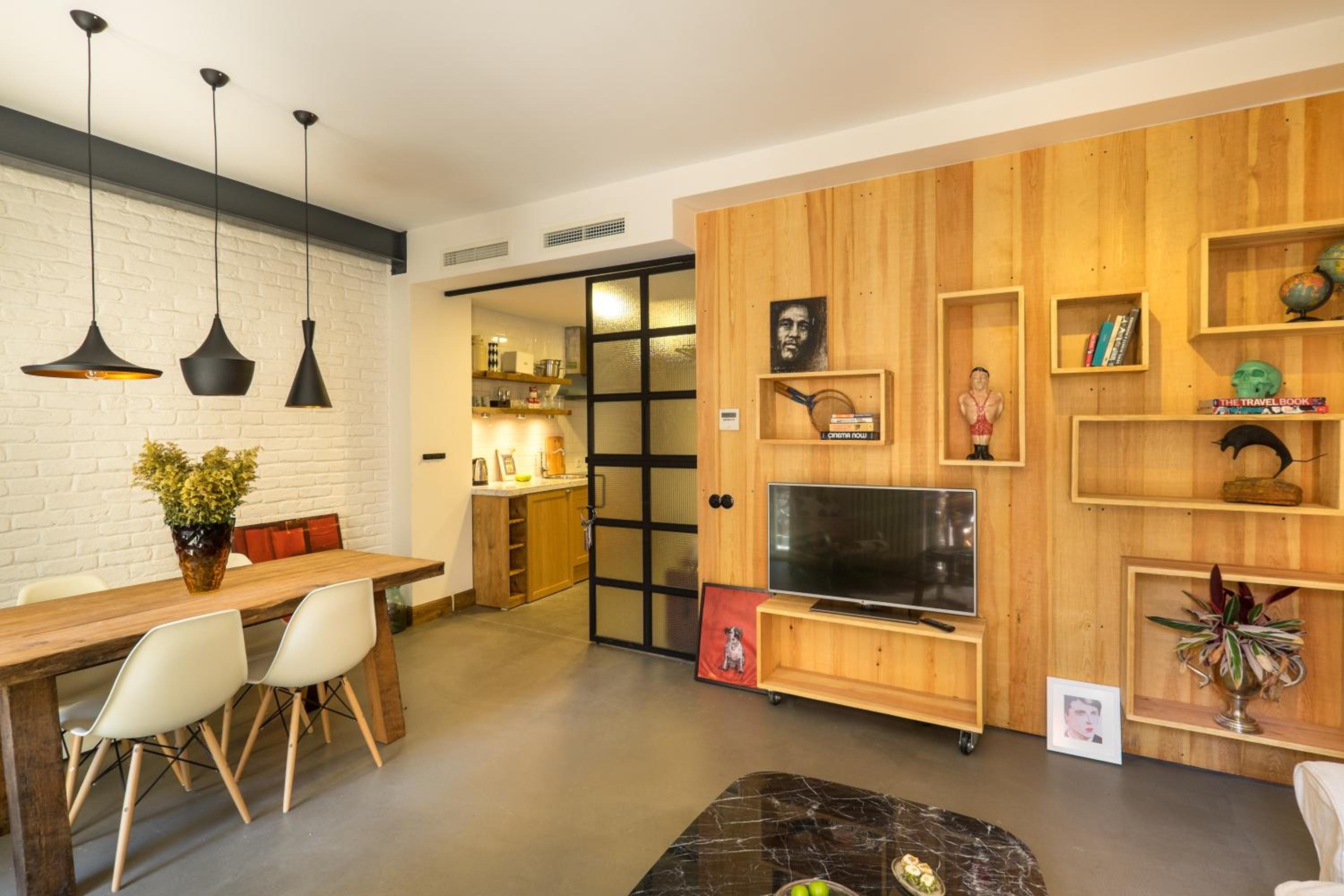 One Bedroom Apartment with Balcony photo 1