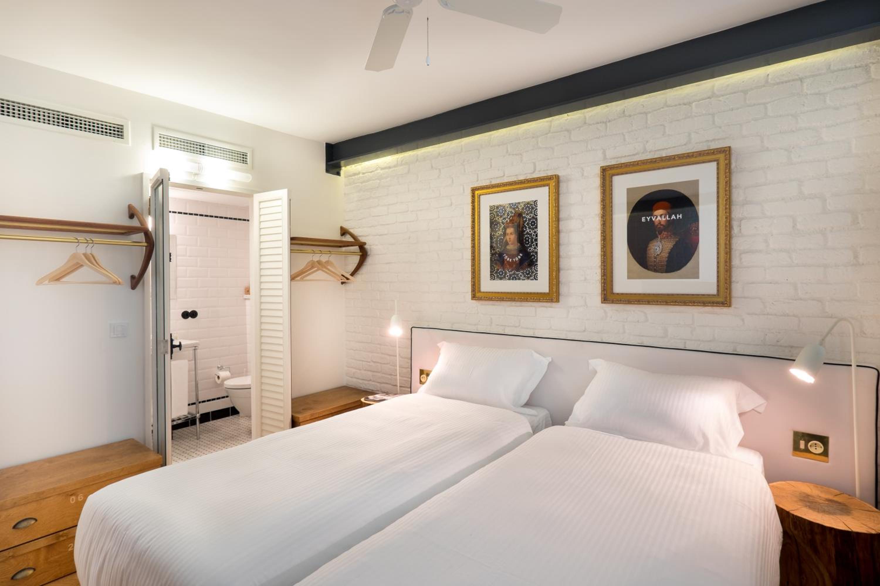 Deluxe Double or Twin Room photo 2