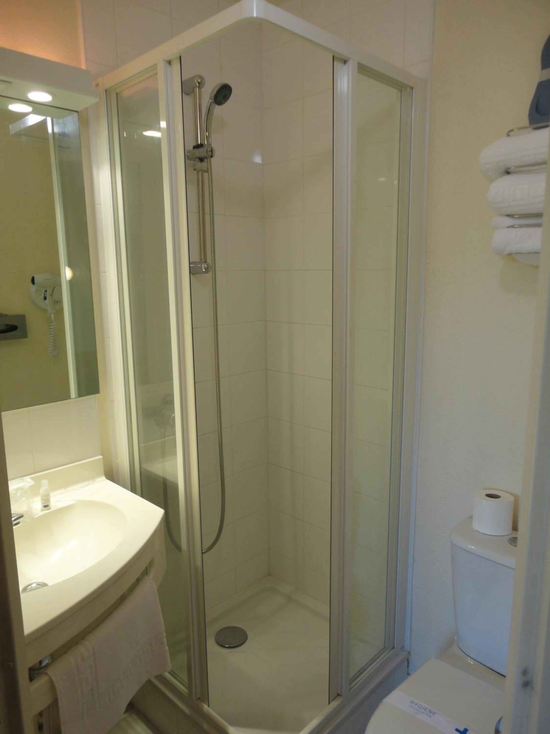 Double Room - Photo 7