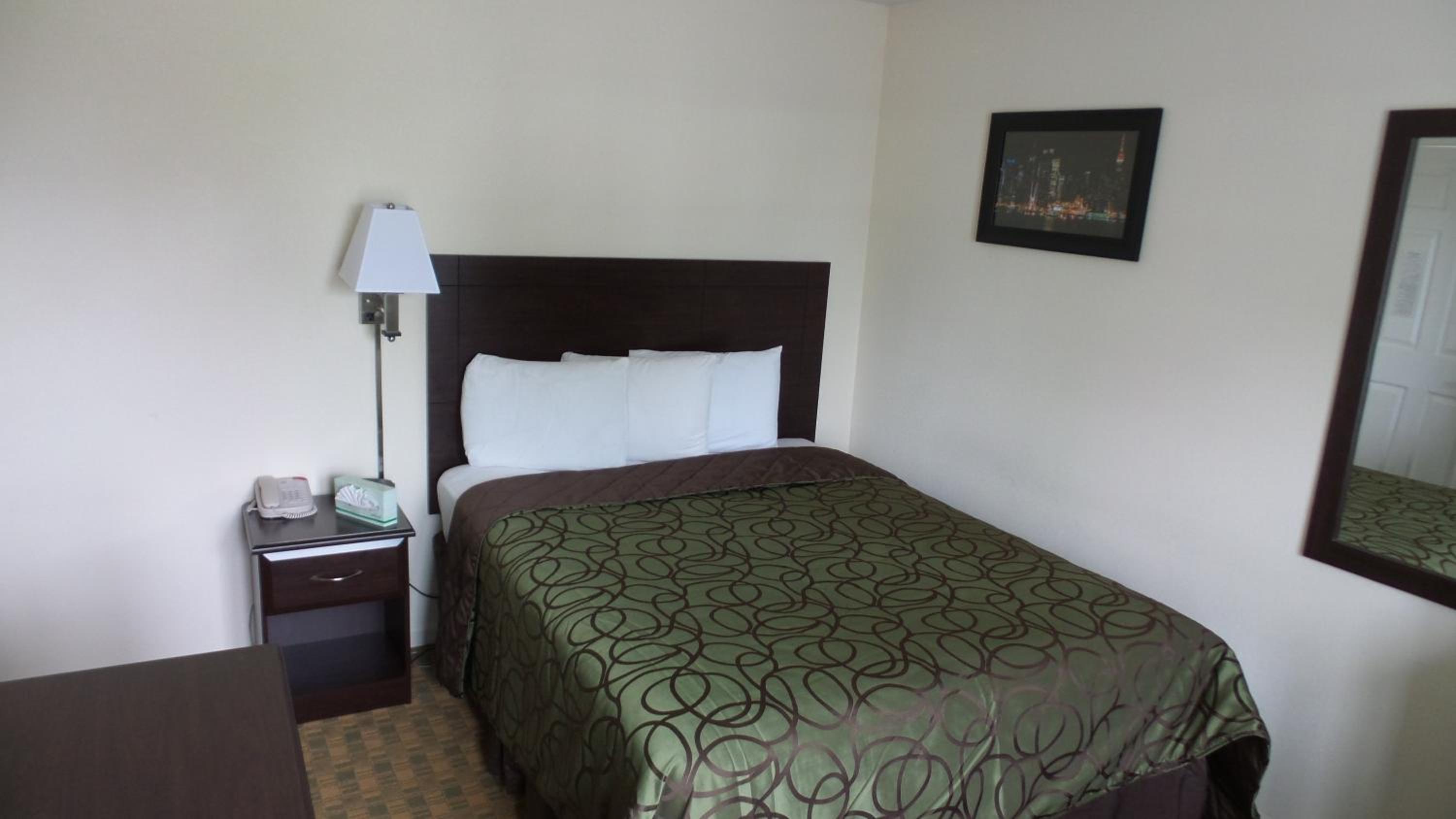 Small Single Room photo 2