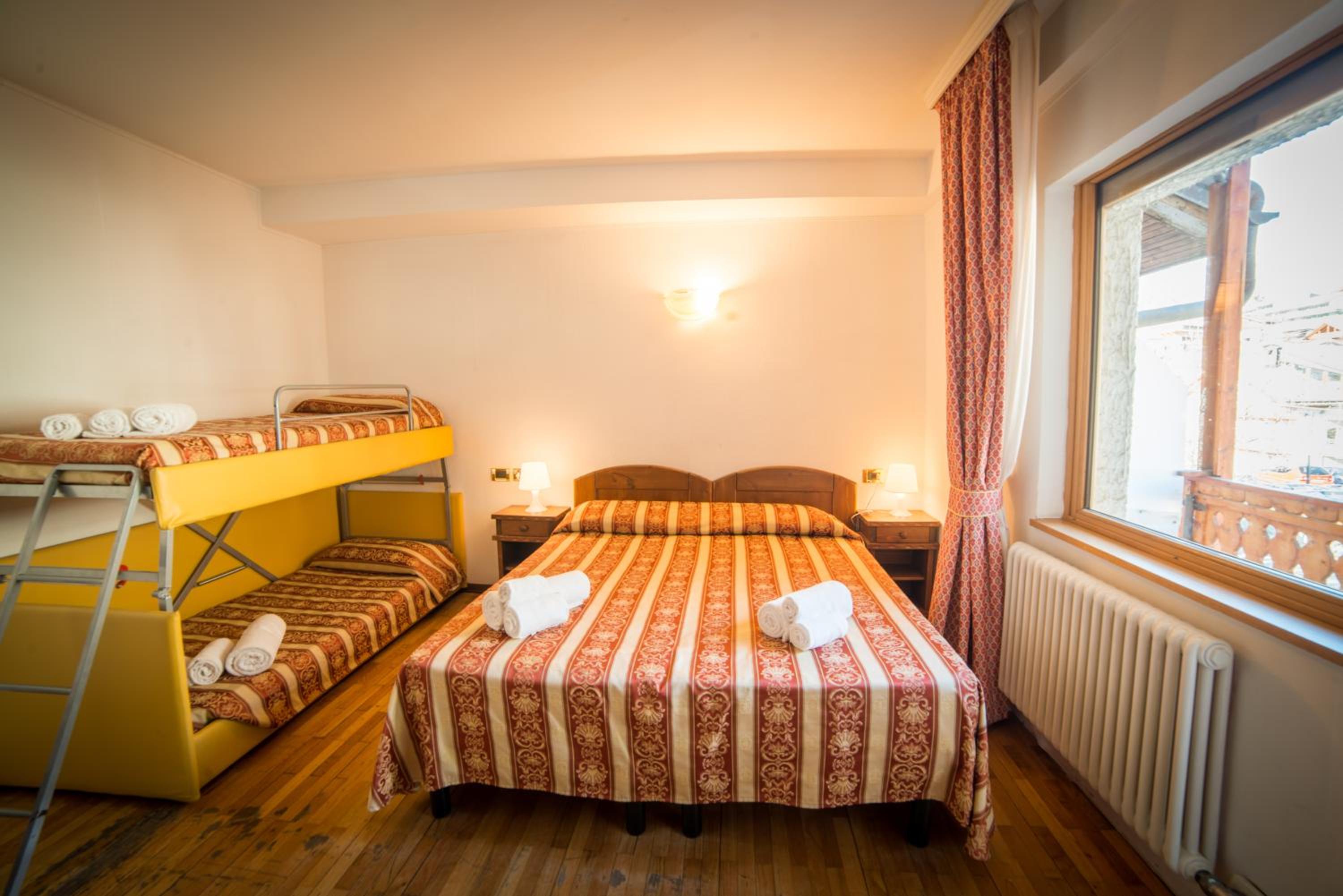 Classic Quadruple Room - Photo 1