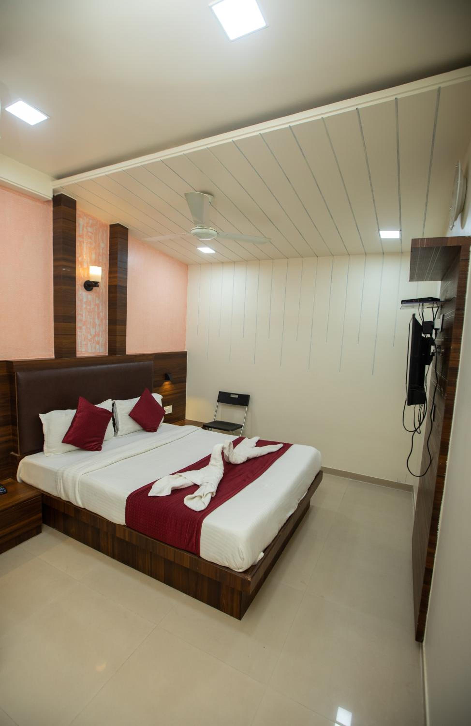 Executive Room - Photo 7