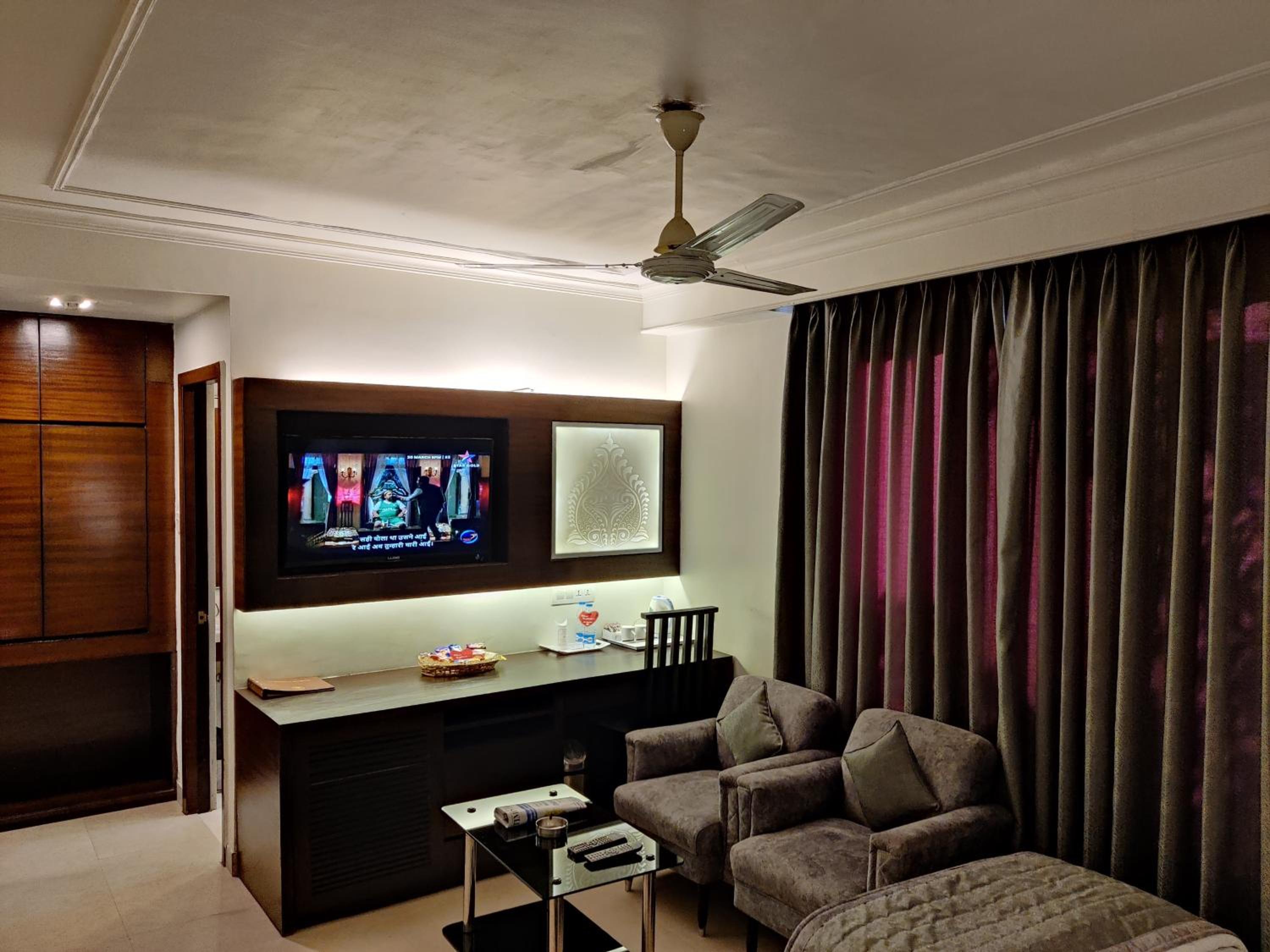 Premium Double or Twin Room - Photo 2