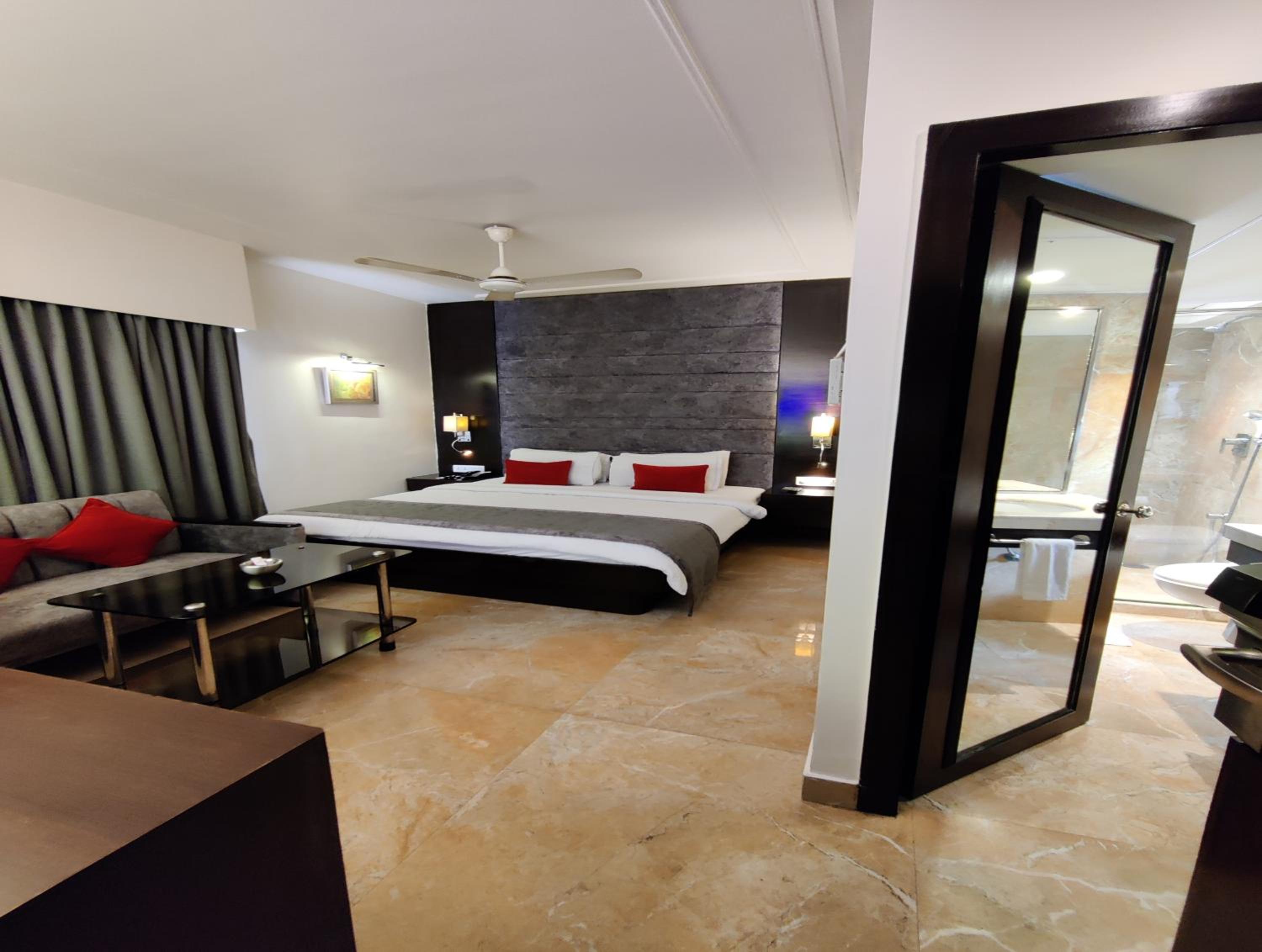 Deluxe Double or Twin Room - Photo 14