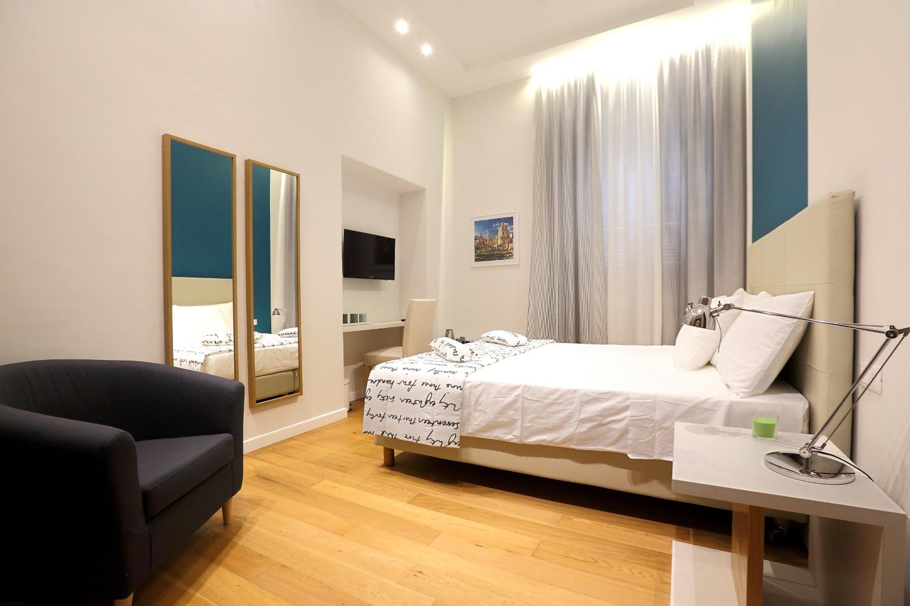 Double or Twin Room photo 3