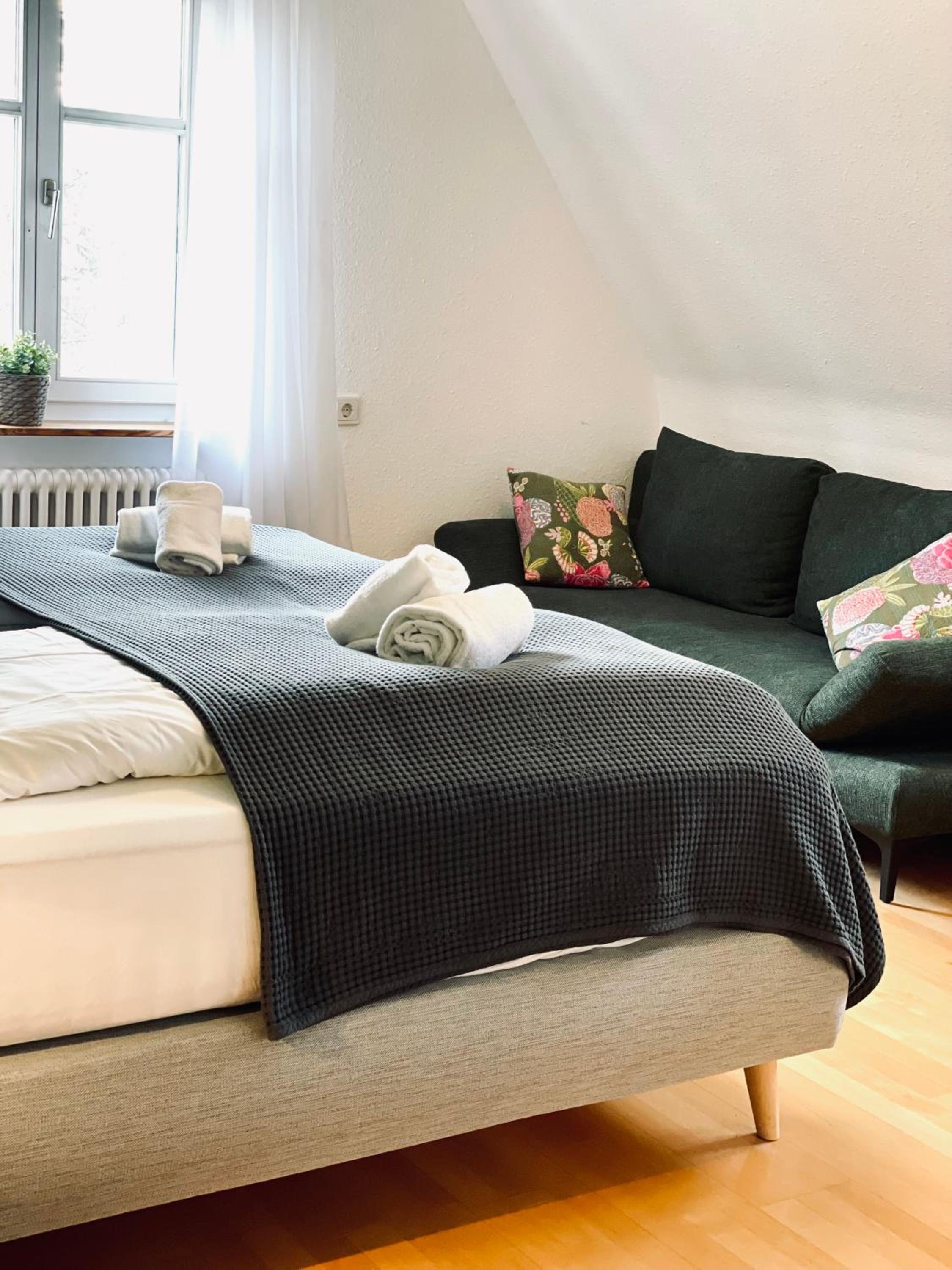 Large Double Room - Photo 33