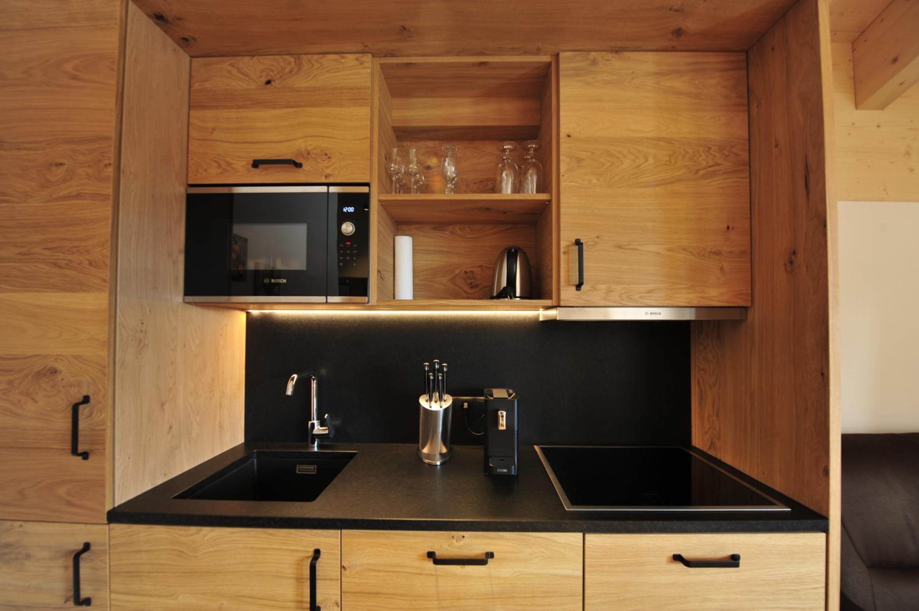 Deluxe Suite - Photo 8