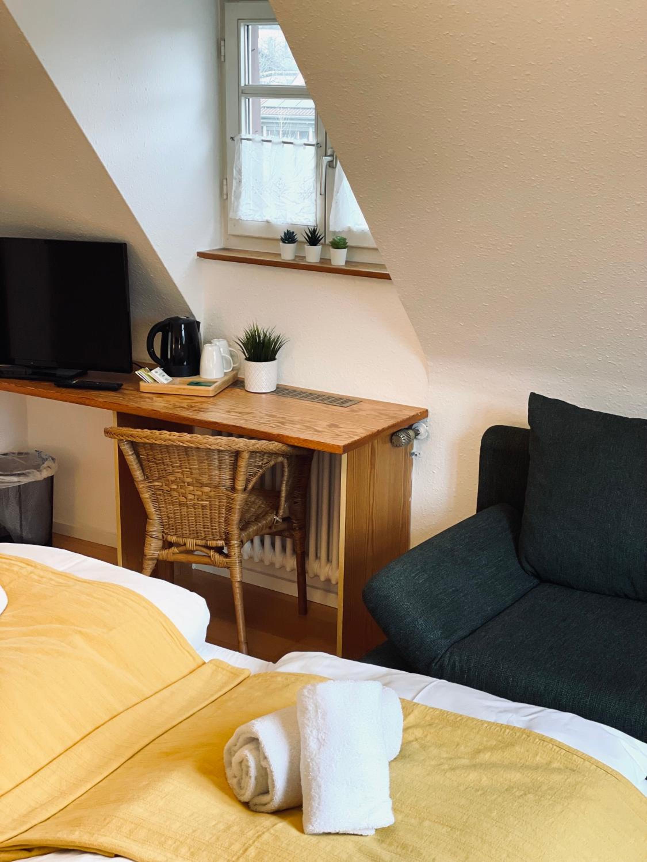 Large Double Room - Photo 34