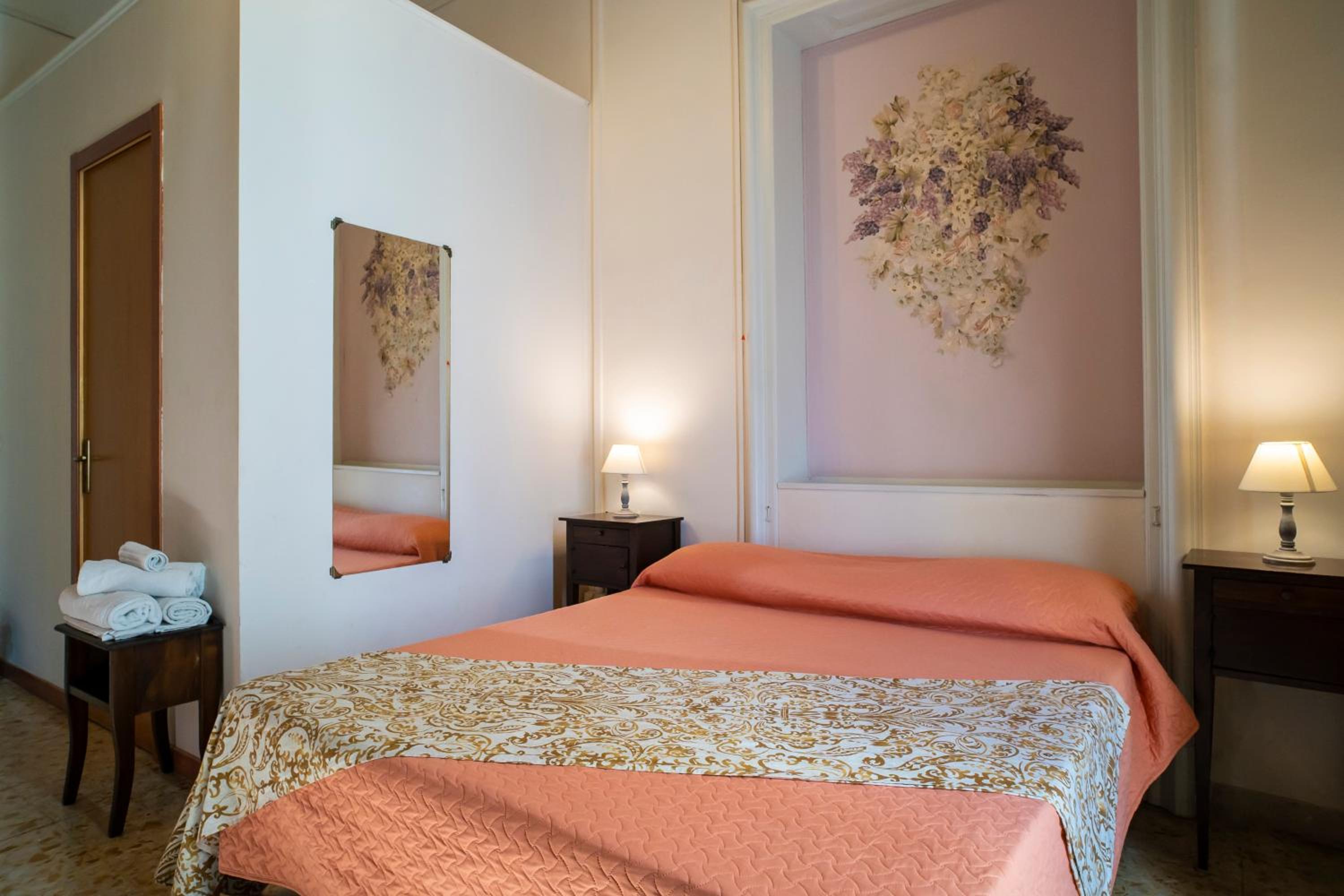 Double or Twin Room photo 2