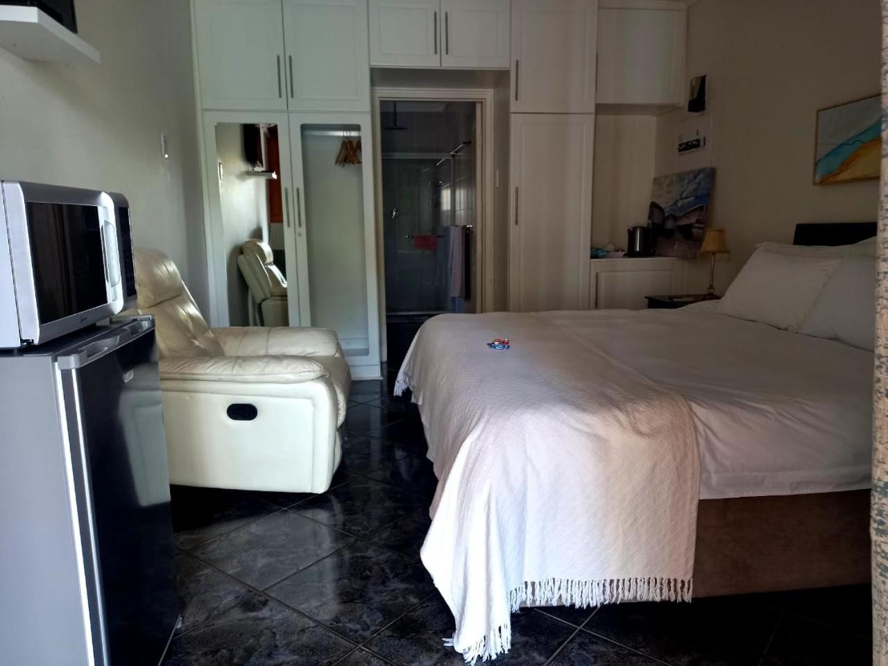  Double Room - Photo 4