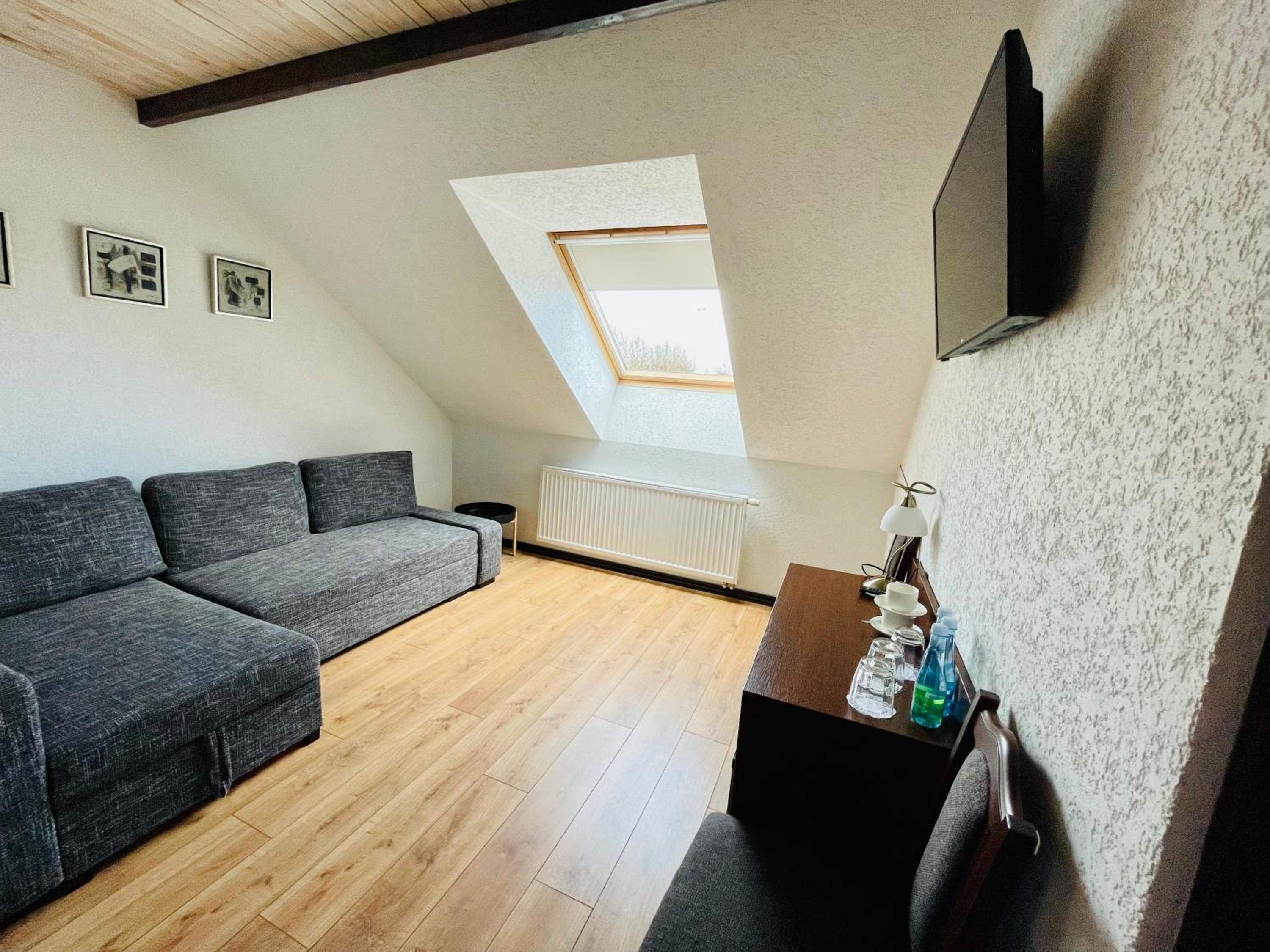 Family Room photo 3