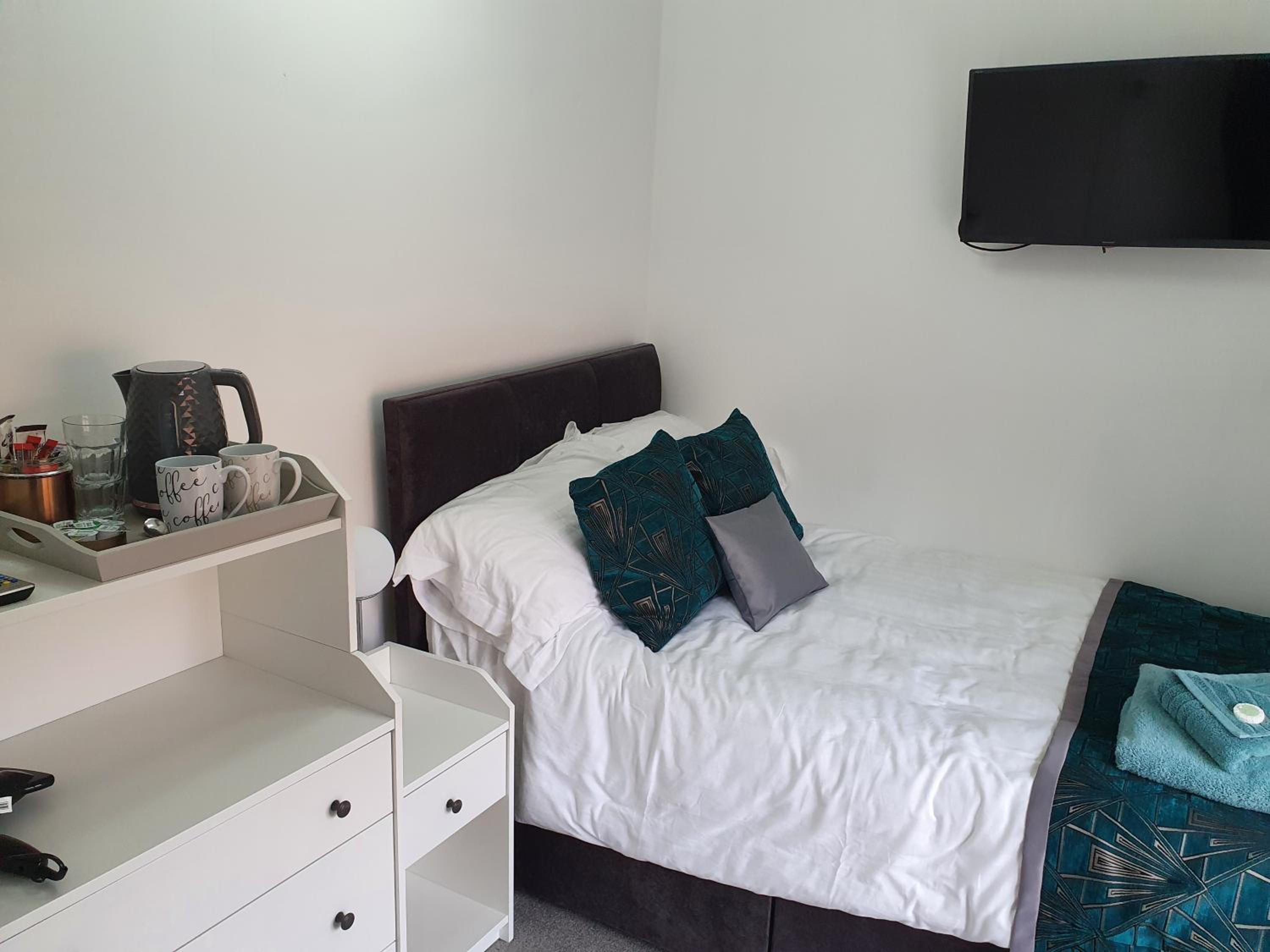 Single Room with Private Bathroom photo 1