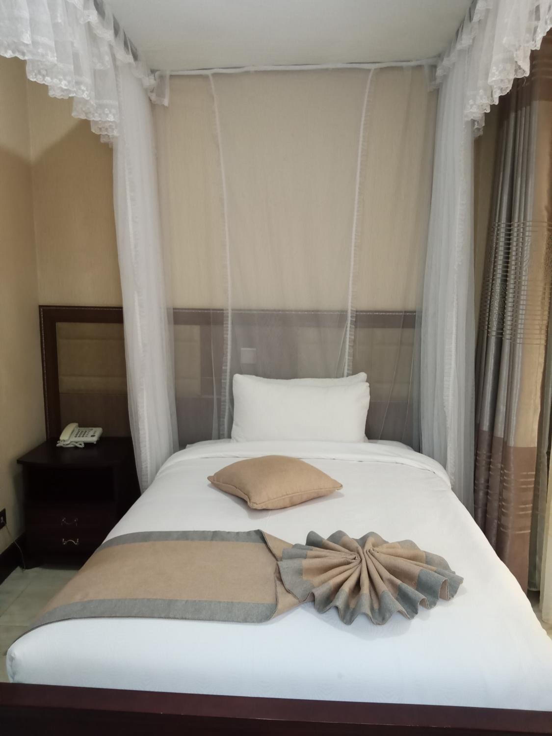 Single Room photo 2