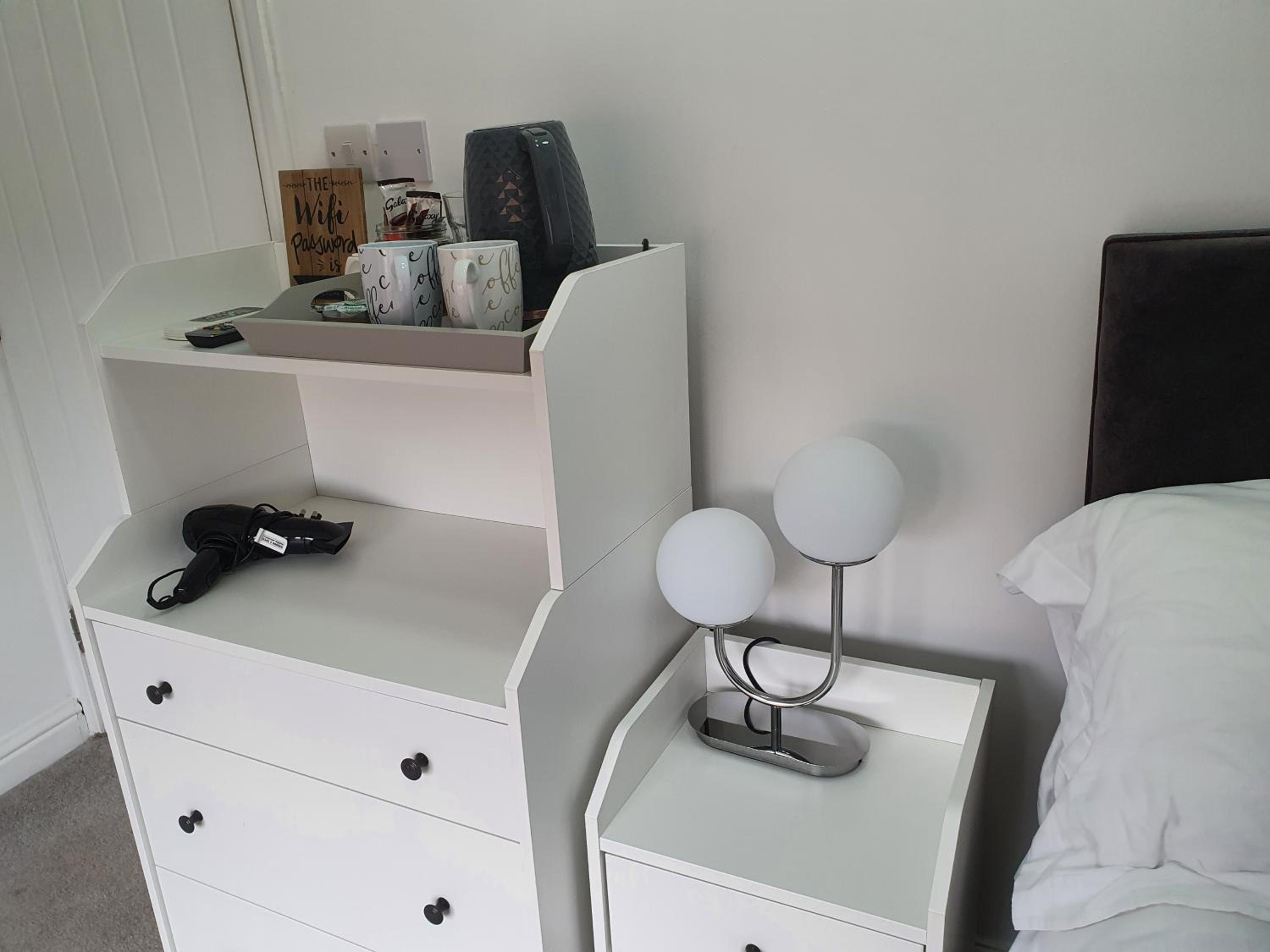 Single Room with Private Bathroom photo 3