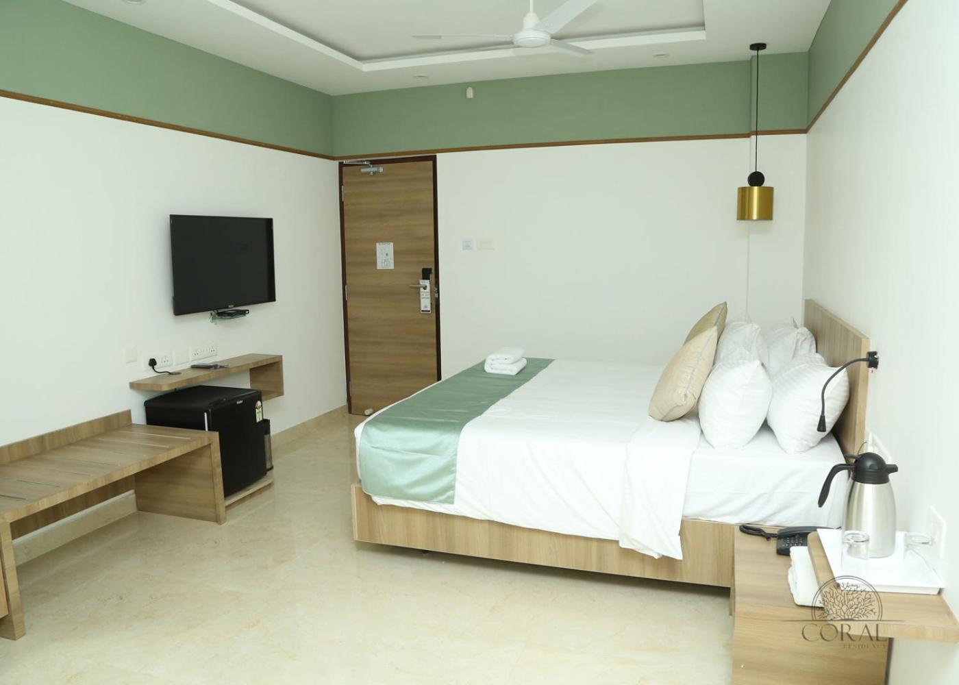 Deluxe Double Room - Photo 7