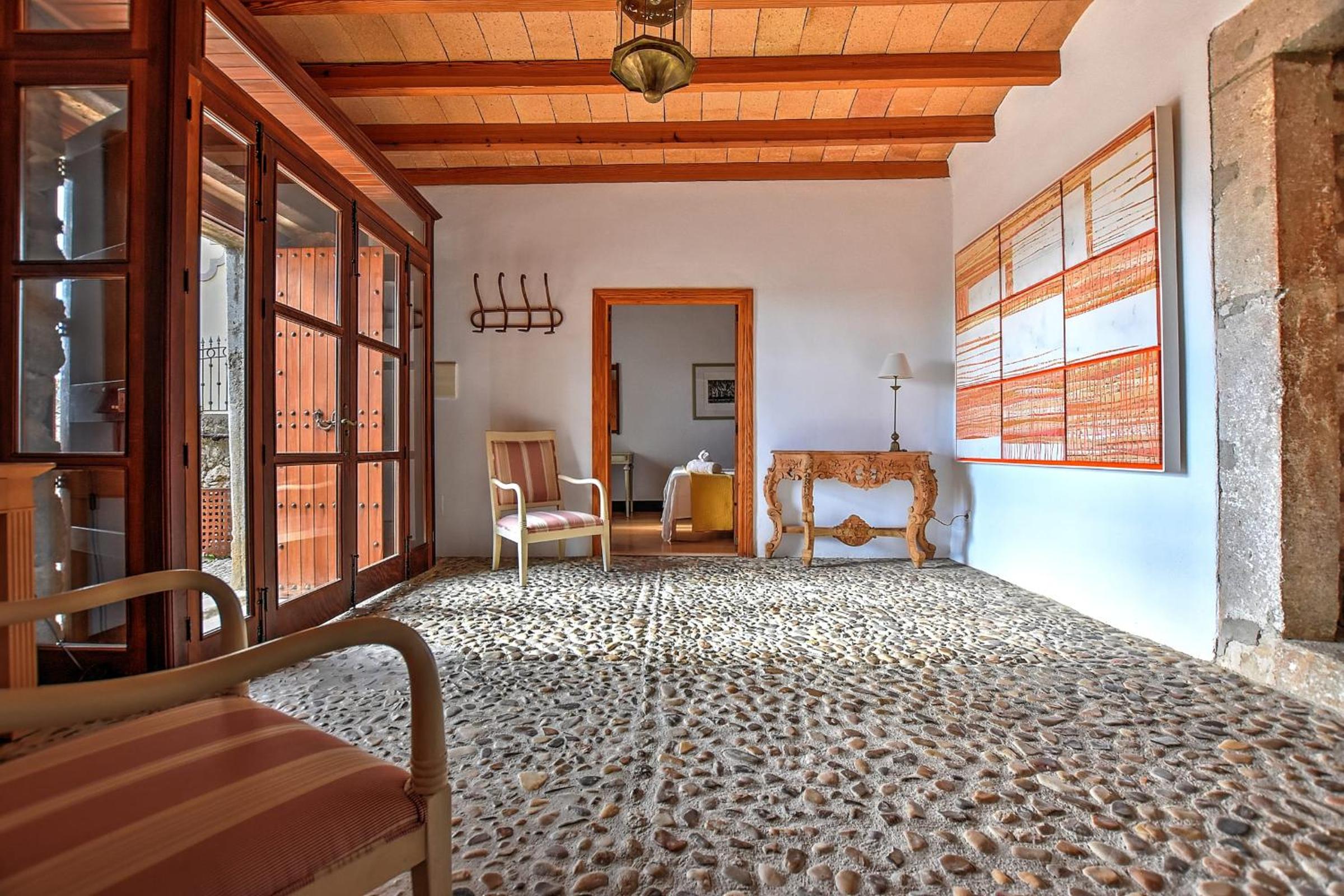 Three-Bedroom Villa photo 3