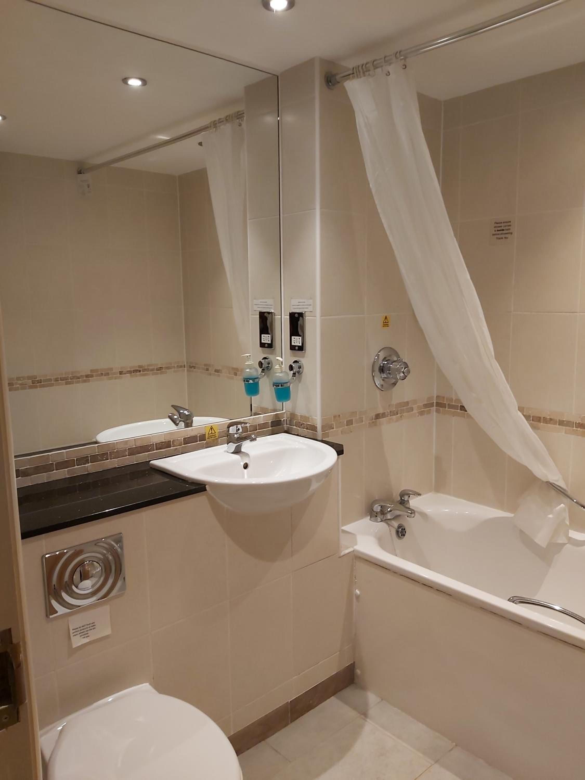 Standard Double Room - Photo 3