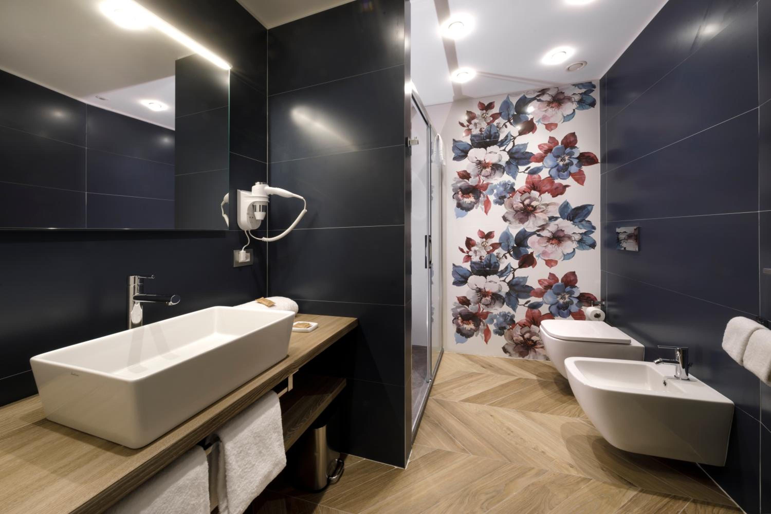 Deluxe Room - Photo 6