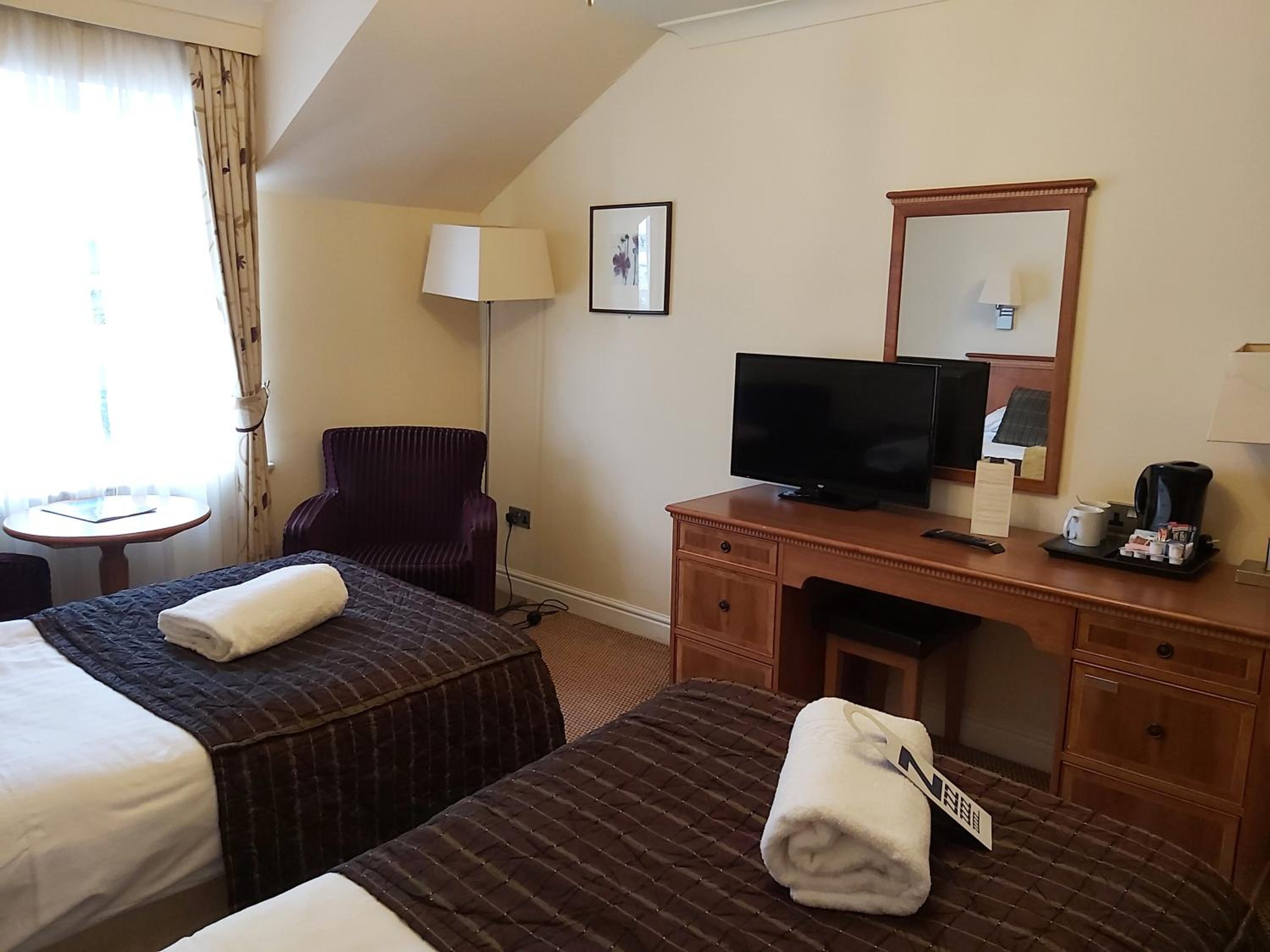 Standard Twin Room - Photo 4