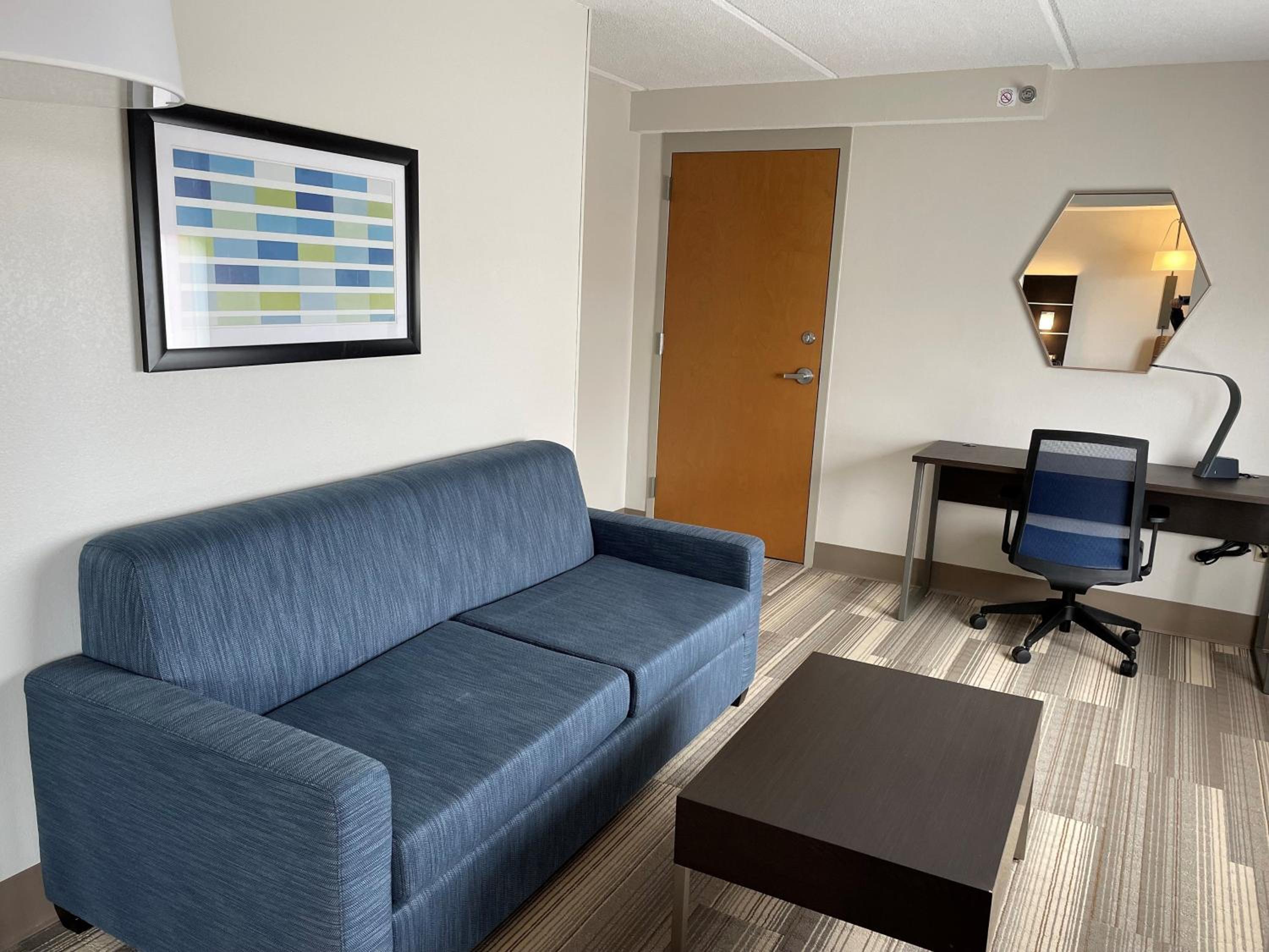 King Suite - Photo 3