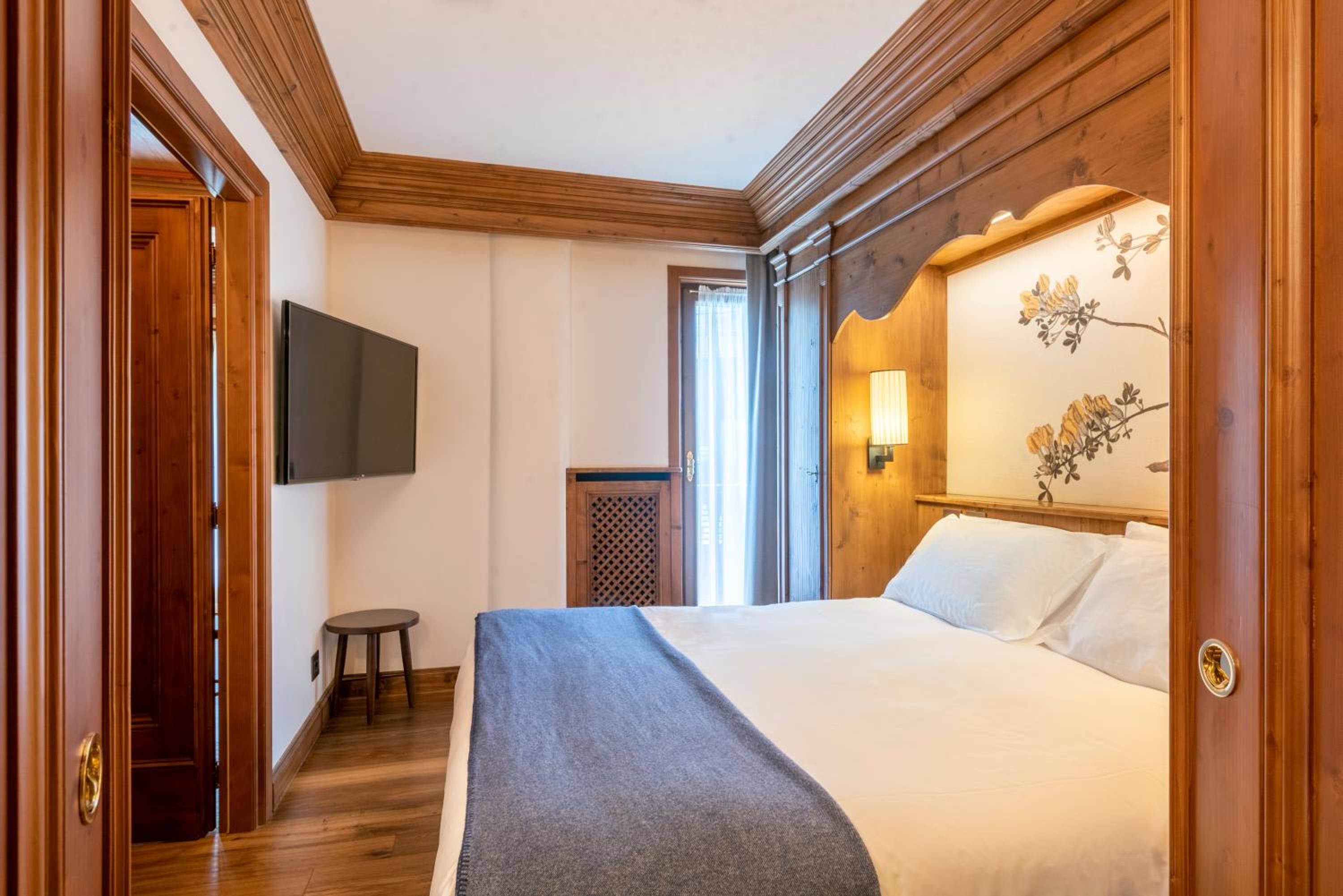 Junior Suite with Spa Access photo 1