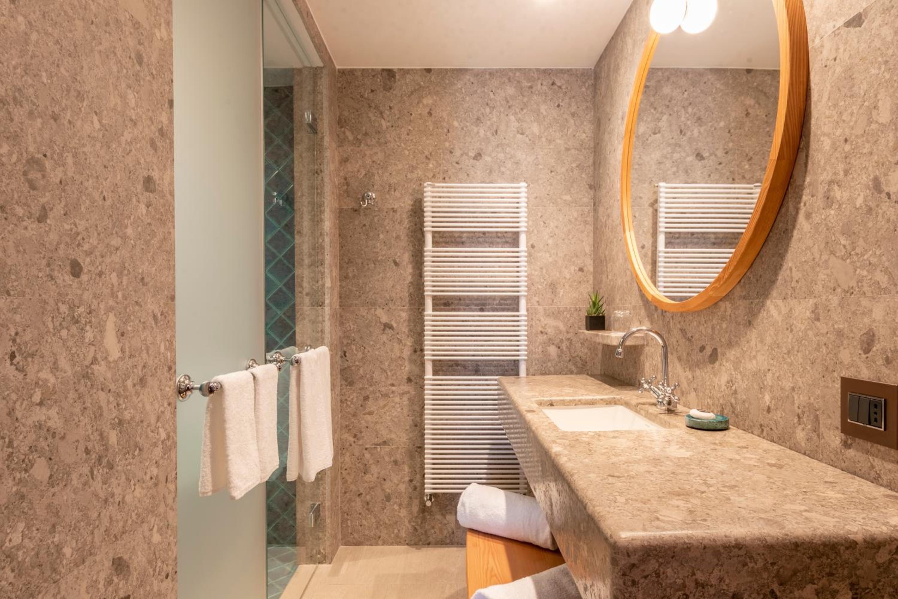 Junior Suite with Spa Access photo 3