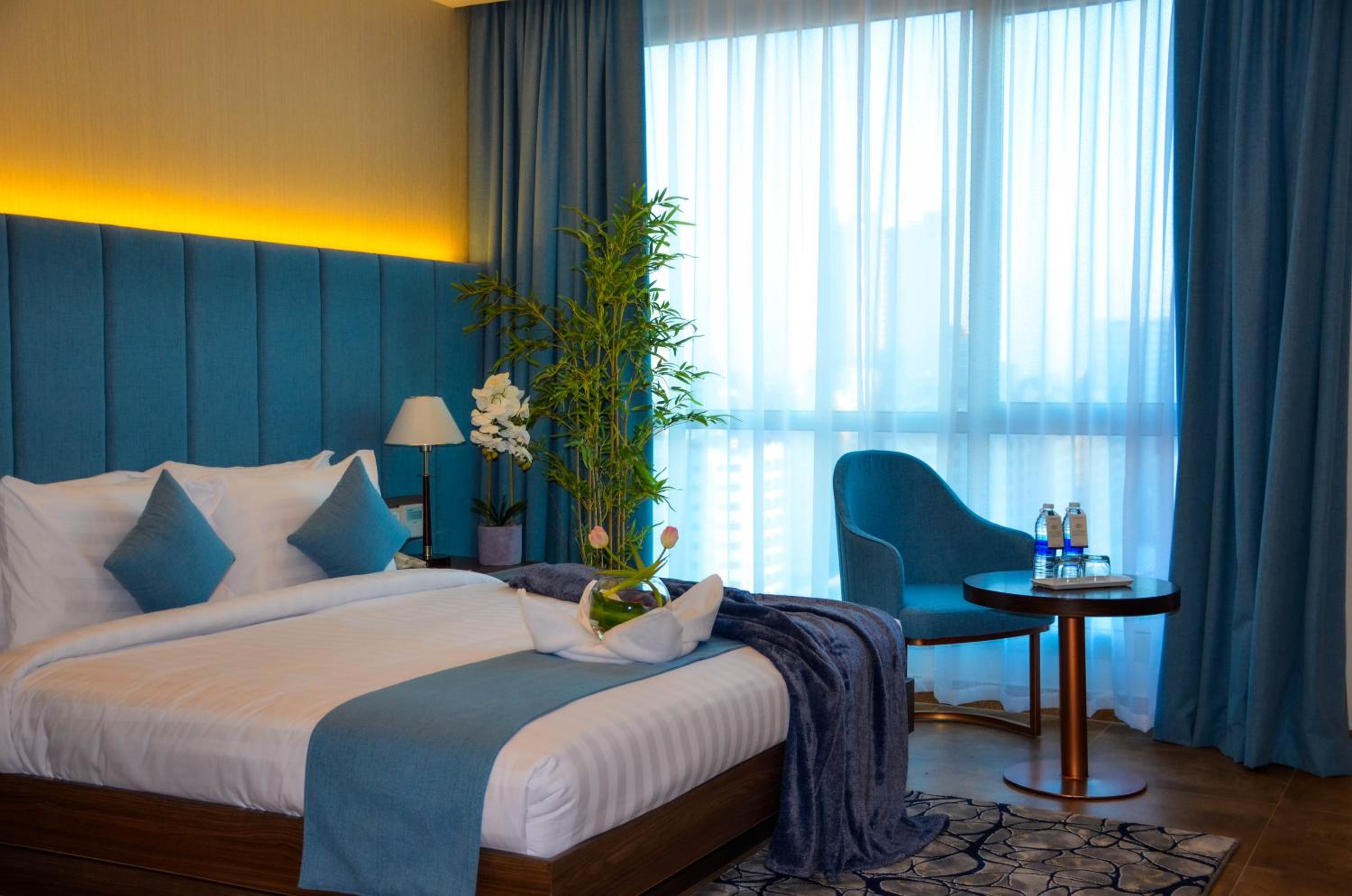Deluxe Suite photo 2