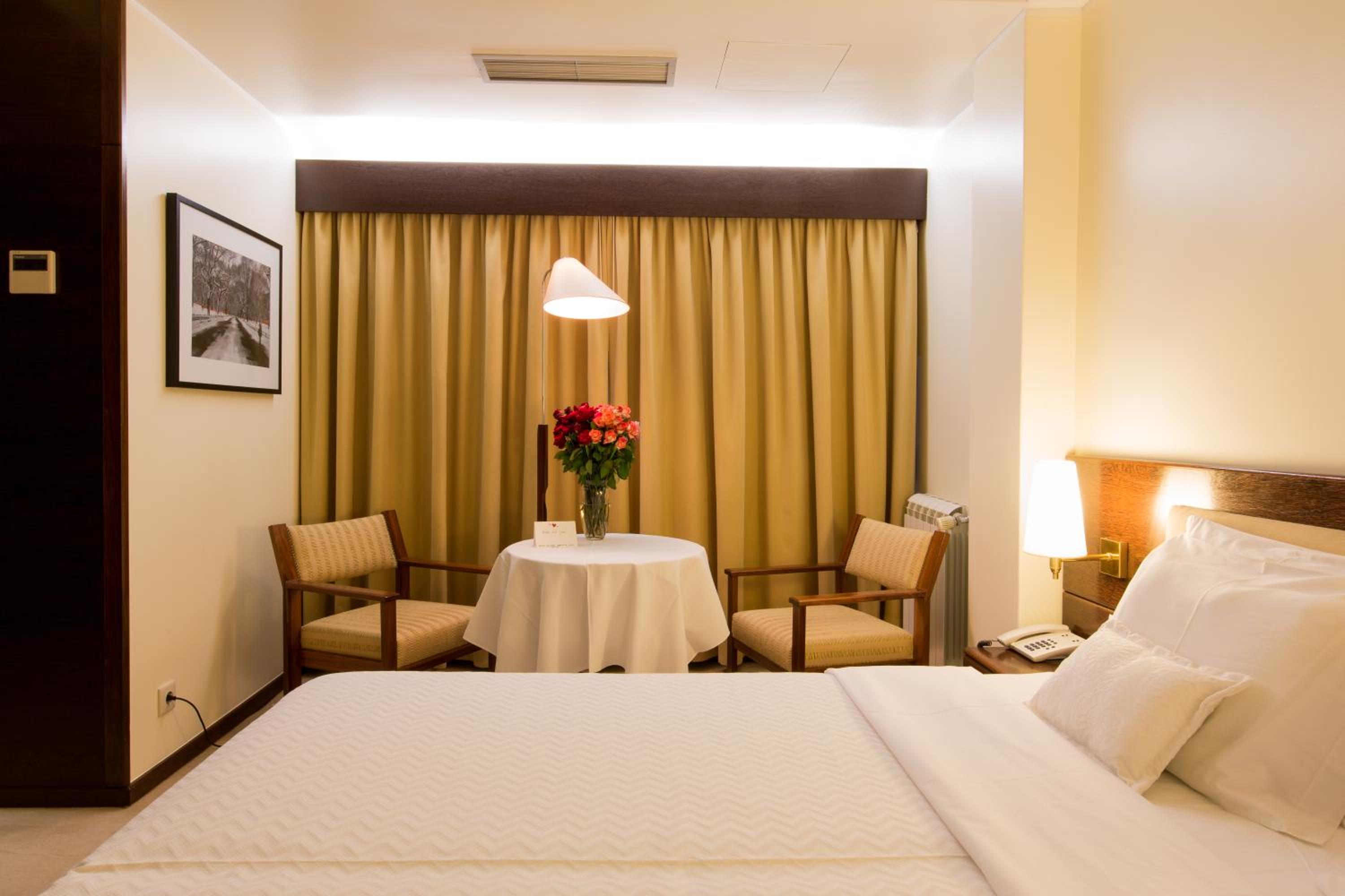 Double or Twin Room - Photo 13