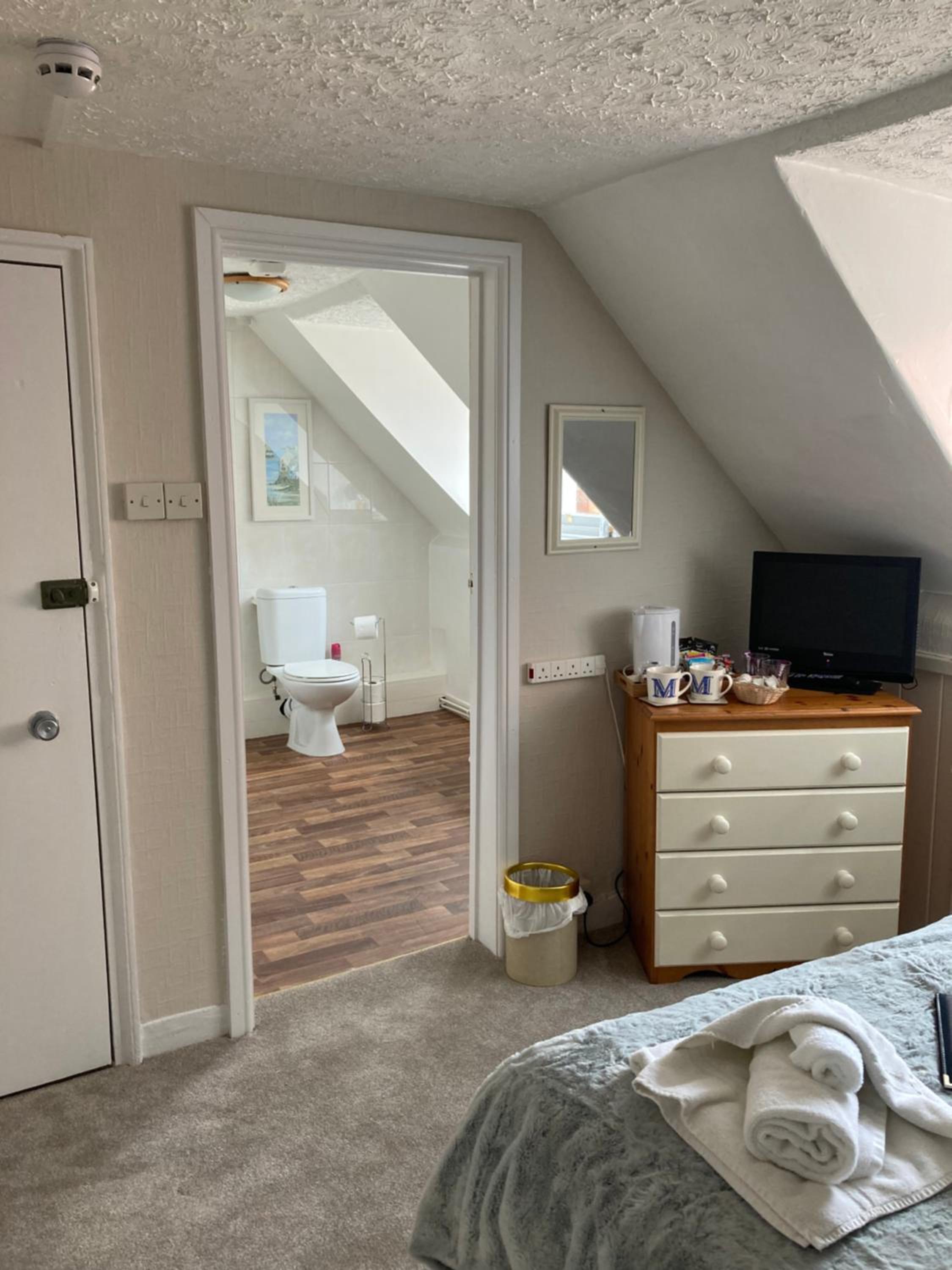 Classic Double Room, Top Floor photo 2